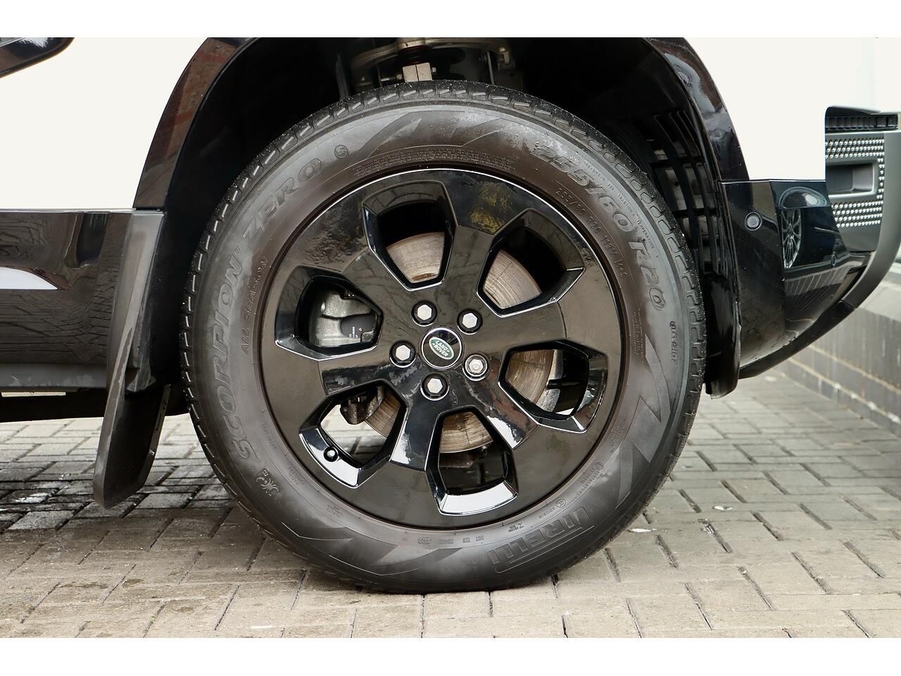 LAND ROVER DEFENDER DIESEL ESTATE 3.0 D250 X-Dynamic SE 110 5dr Auto for sale UK - Slide 5