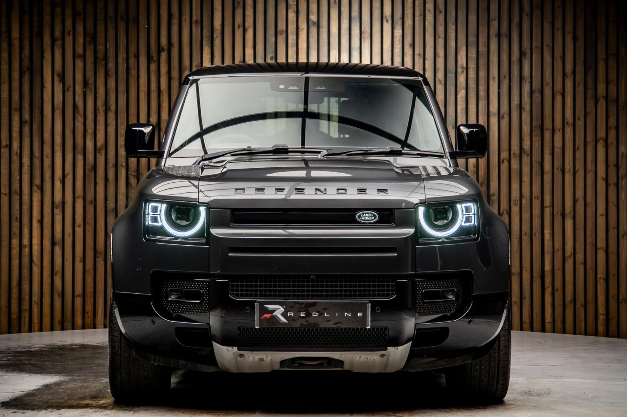 LAND ROVER DEFENDER ESTATE 5.0 P525 V8 90 3dr Auto for sale UK - Slide 5