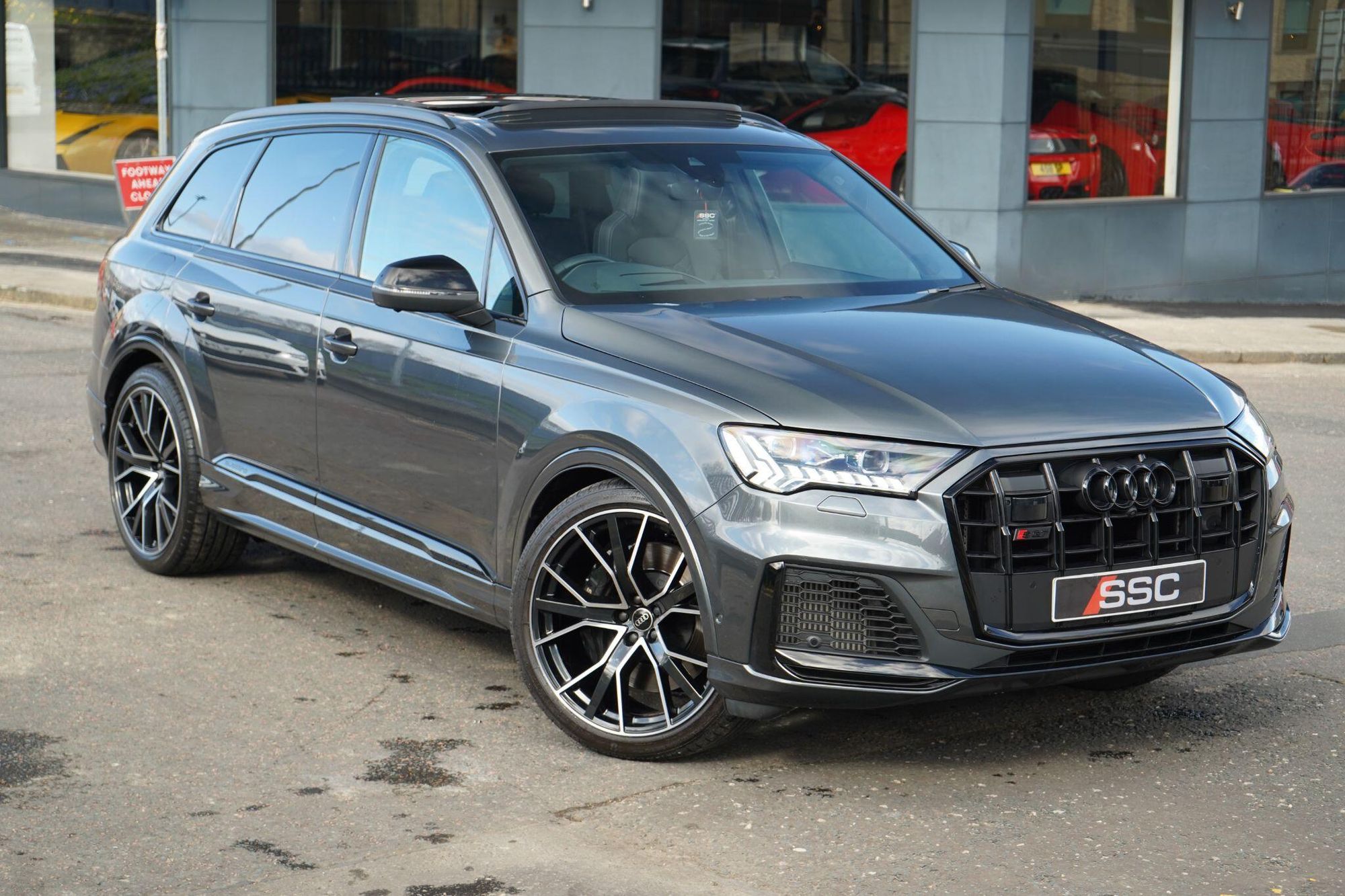 AUDI Q7 ESTATE SQ7 TFSI Quattro Vorsprung 5dr Tiptronic for sale UK - Slide 4