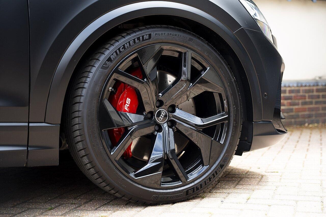 AUDI Q8 ESTATE SQ8 TFSI Quattro Vorsprung 5dr Tiptronic for sale UK - Slide 6