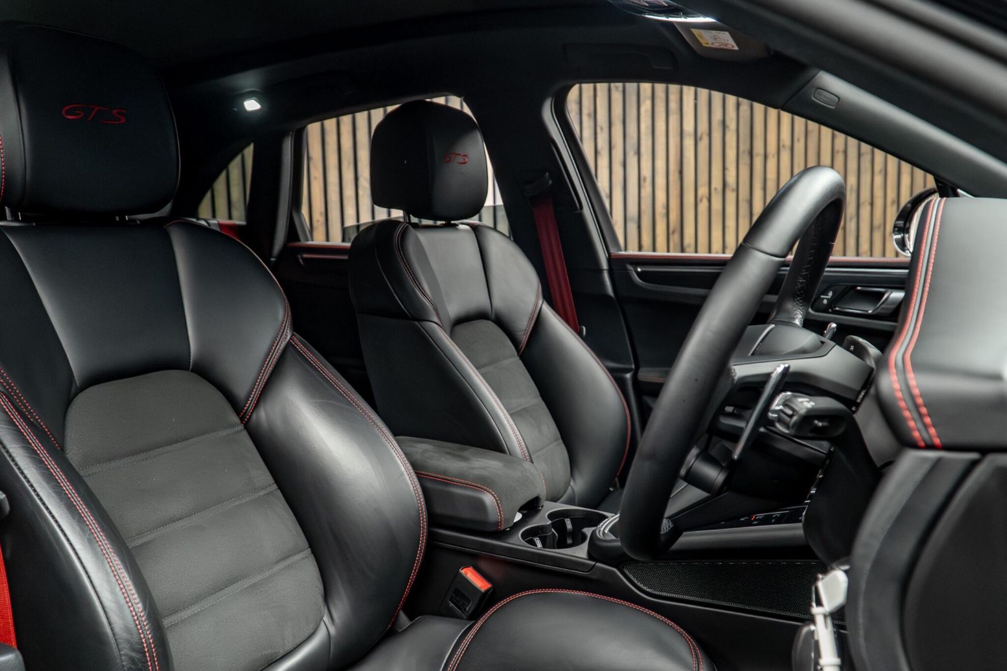 PORSCHE MACAN ESTATE GTS 5dr PDK for sale UK - Slide 2