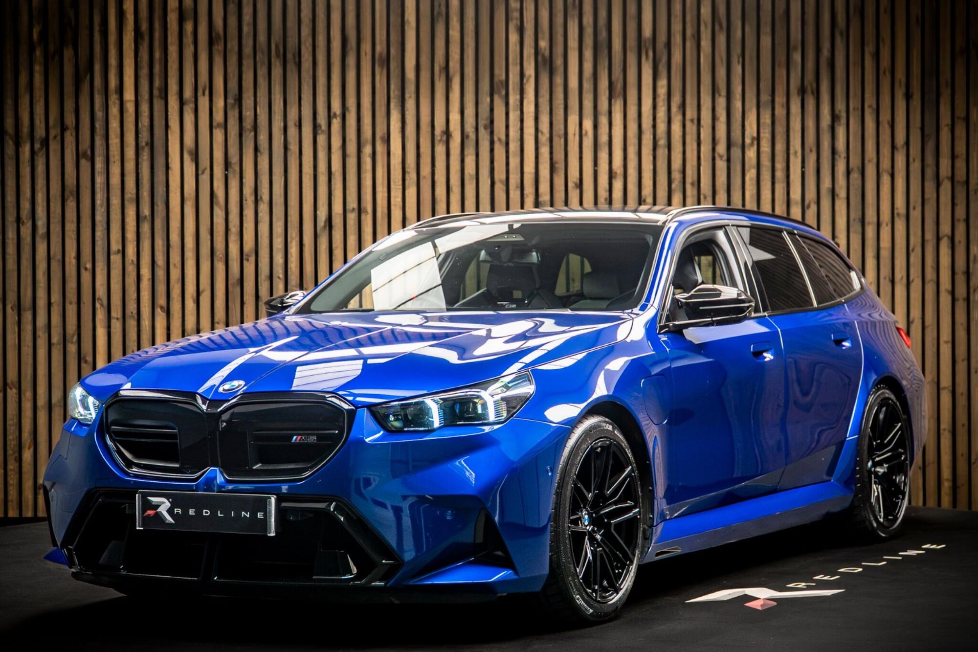 BMW M5 Touring 4.4 22.1kWh 5 Door Auto for sale UK - Slide 8