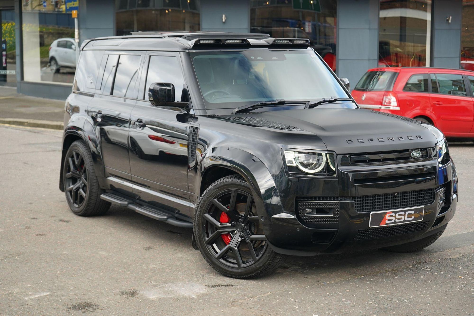 LAND ROVER DEFENDER ESTATE SPECIAL EDITIONS 3.0 P400 XS Edition 110 5dr Auto for sale UK - Slide 4