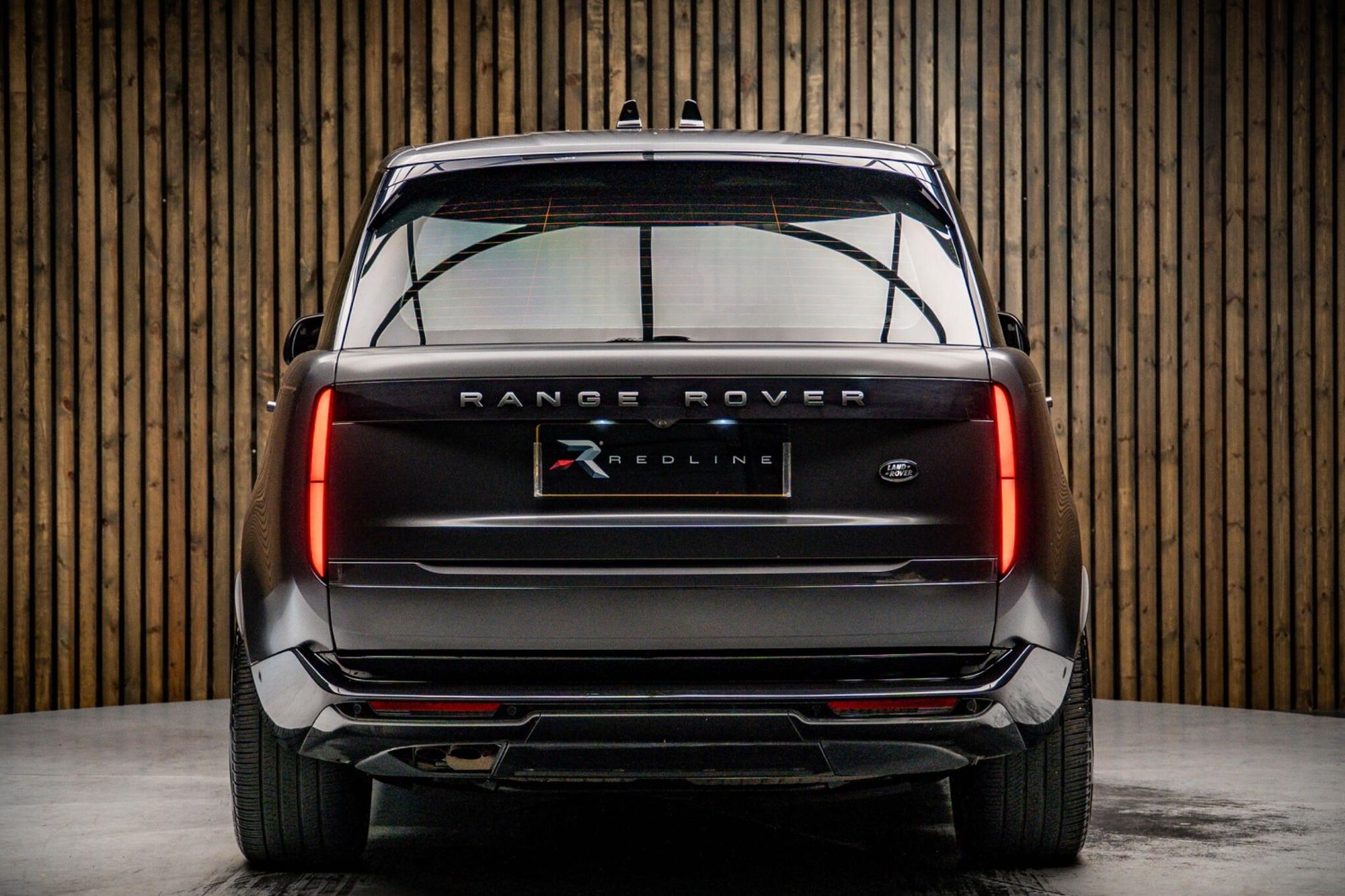 LAND ROVER RANGE ROVER DIESEL ESTATE 3.0 D350 HSE 4dr Auto for sale UK - Slide 6