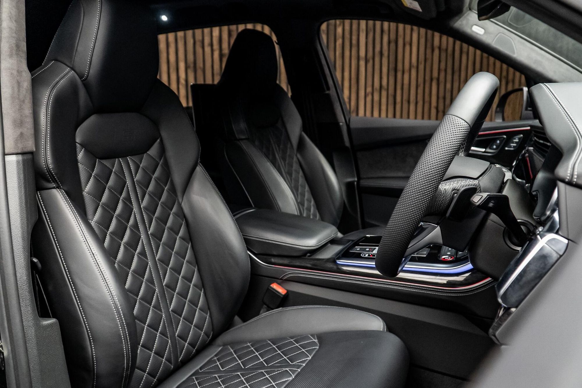 AUDI Q7 ESTATE SQ7 TFSI Quattro Vorsprung 5dr Tiptronic for sale UK - Slide 2