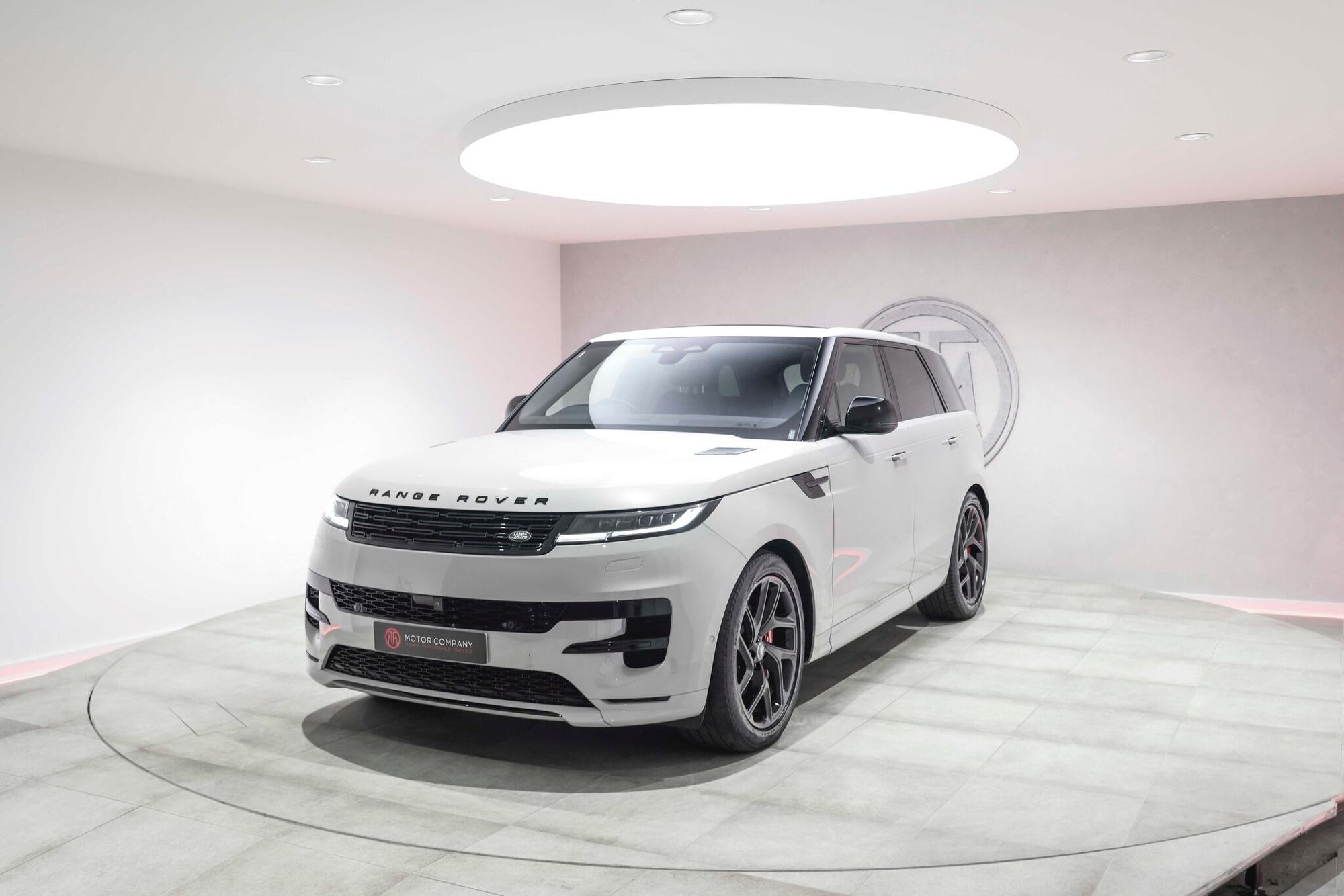 LAND ROVER RANGE ROVER SPORT DIESEL ESTATE 3.0 D300 Dynamic SE 5dr Auto for sale UK - Slide 7