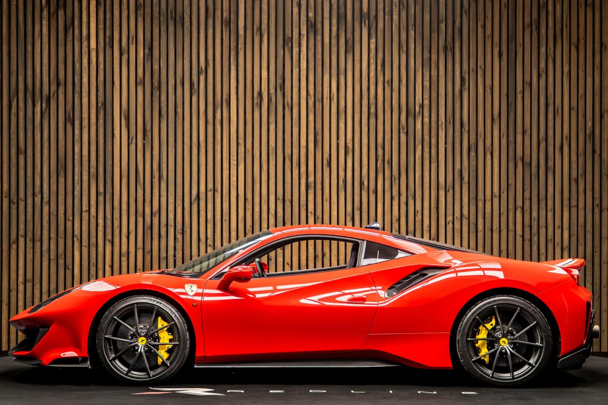 FERRARI 488 PISTA COUPE 2dr Auto for sale UK - Slide 7