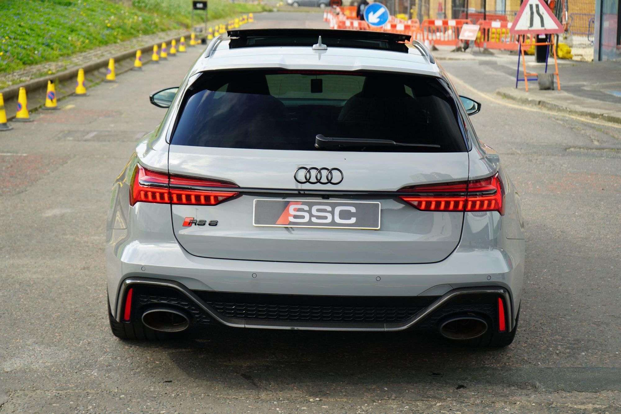 AUDI RS6 RS 6 AVANT RS 6 TFSI Quattro Performance 5dr Tiptronic for sale UK - Slide 10