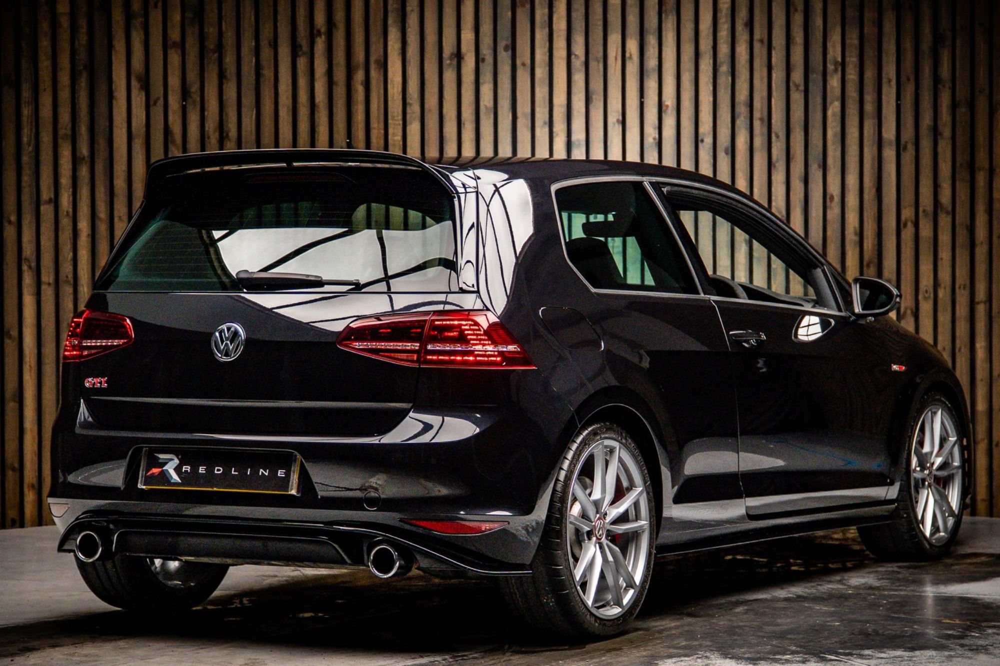 VOLKSWAGEN GOLF HATCHBACK SPECIAL EDITION 2.0 TSI GTI Clubsport S 3dr for sale UK - Slide 4