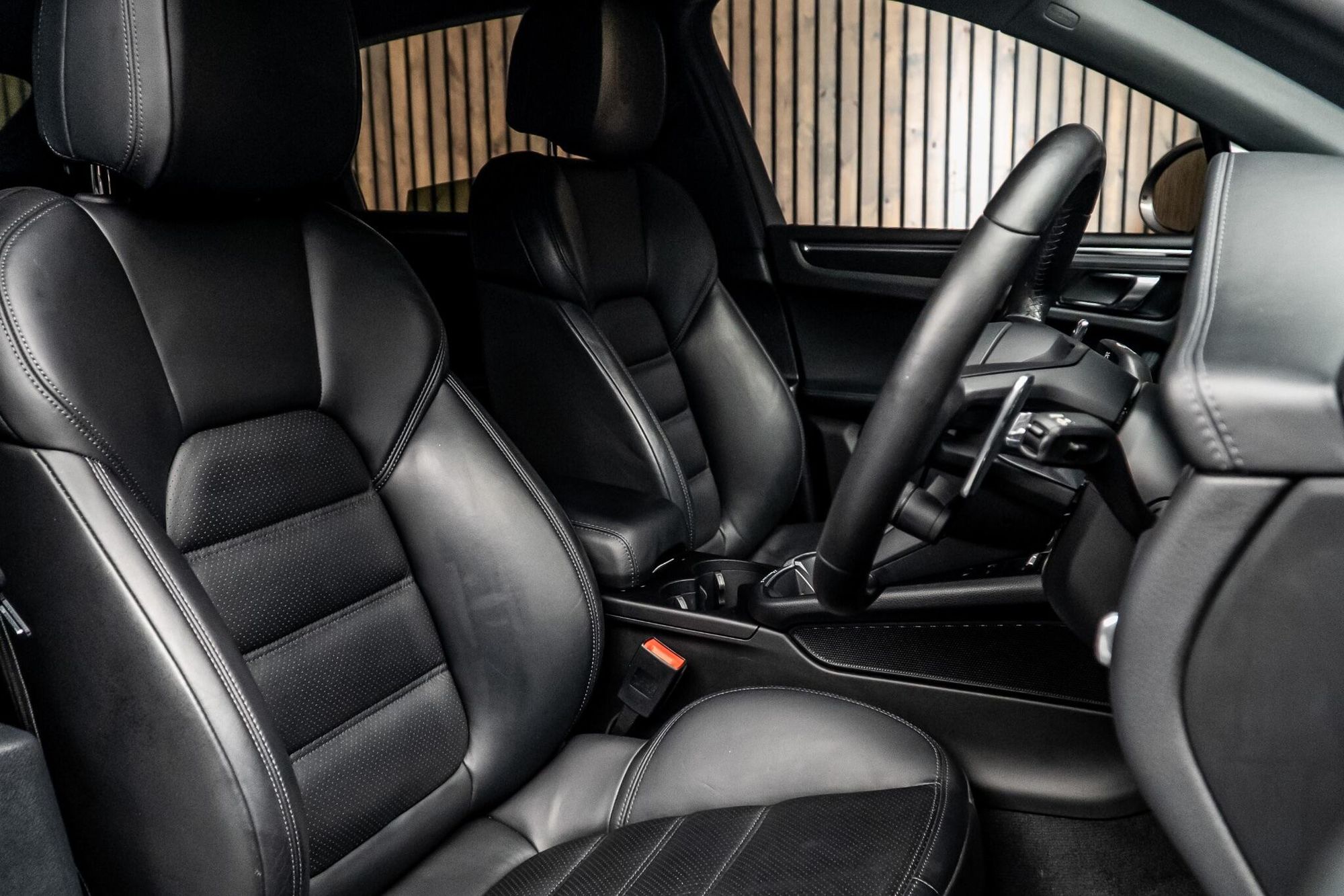 PORSCHE MACAN ESTATE T 5dr PDK for sale UK - Slide 2