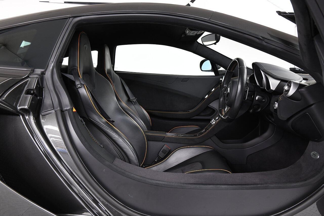 MCLAREN 650 S COUPE V8 2dr SSG Auto for sale UK - Slide 6