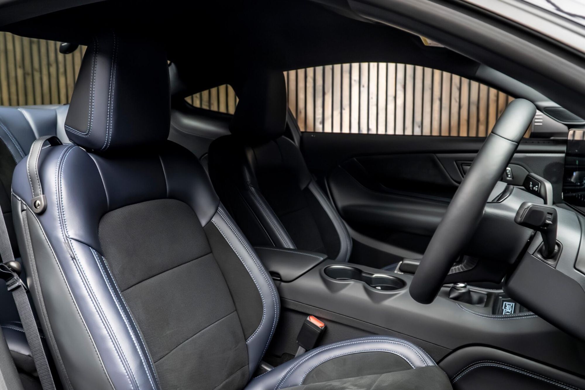 FORD MUSTANG FASTBACK 5.0 V8 Dark Horse 2dr for sale UK - Slide 2