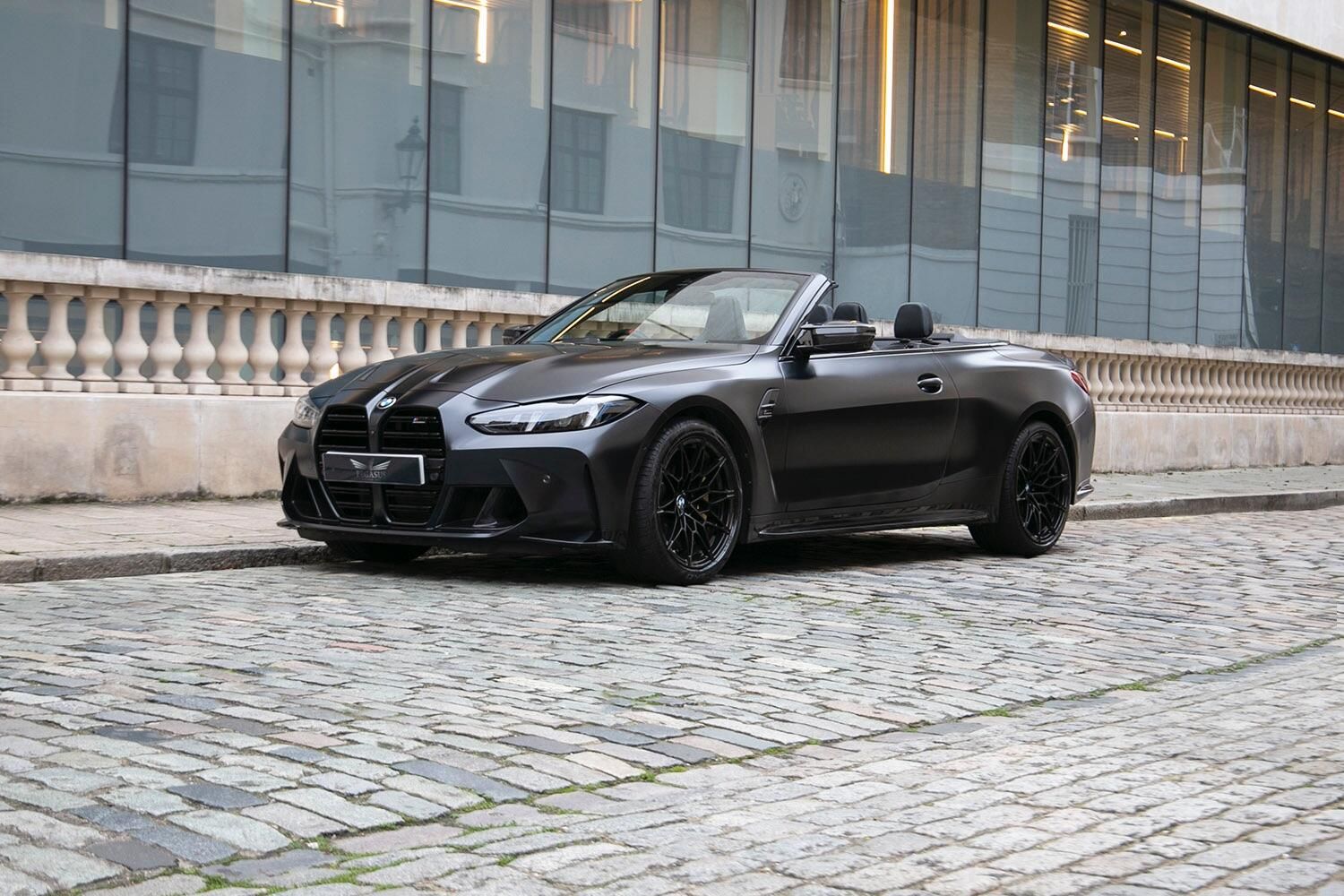 BMW M4 CONVERTIBLE M4 xDrive 530 Competition M 2dr Step Auto for sale UK - Slide 2