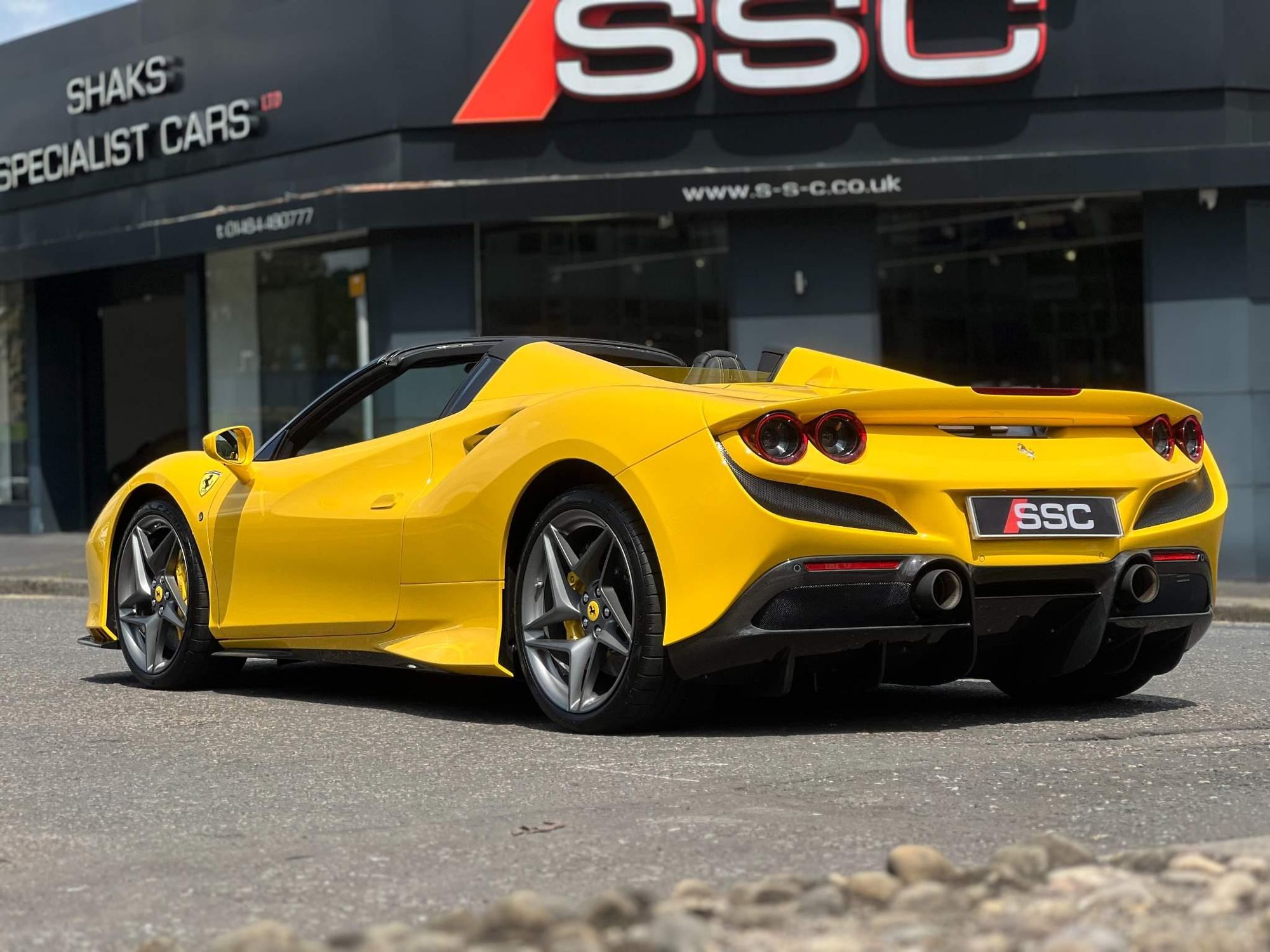 FERRARI F8 SPIDER 2dr Auto for sale UK - Slide 2