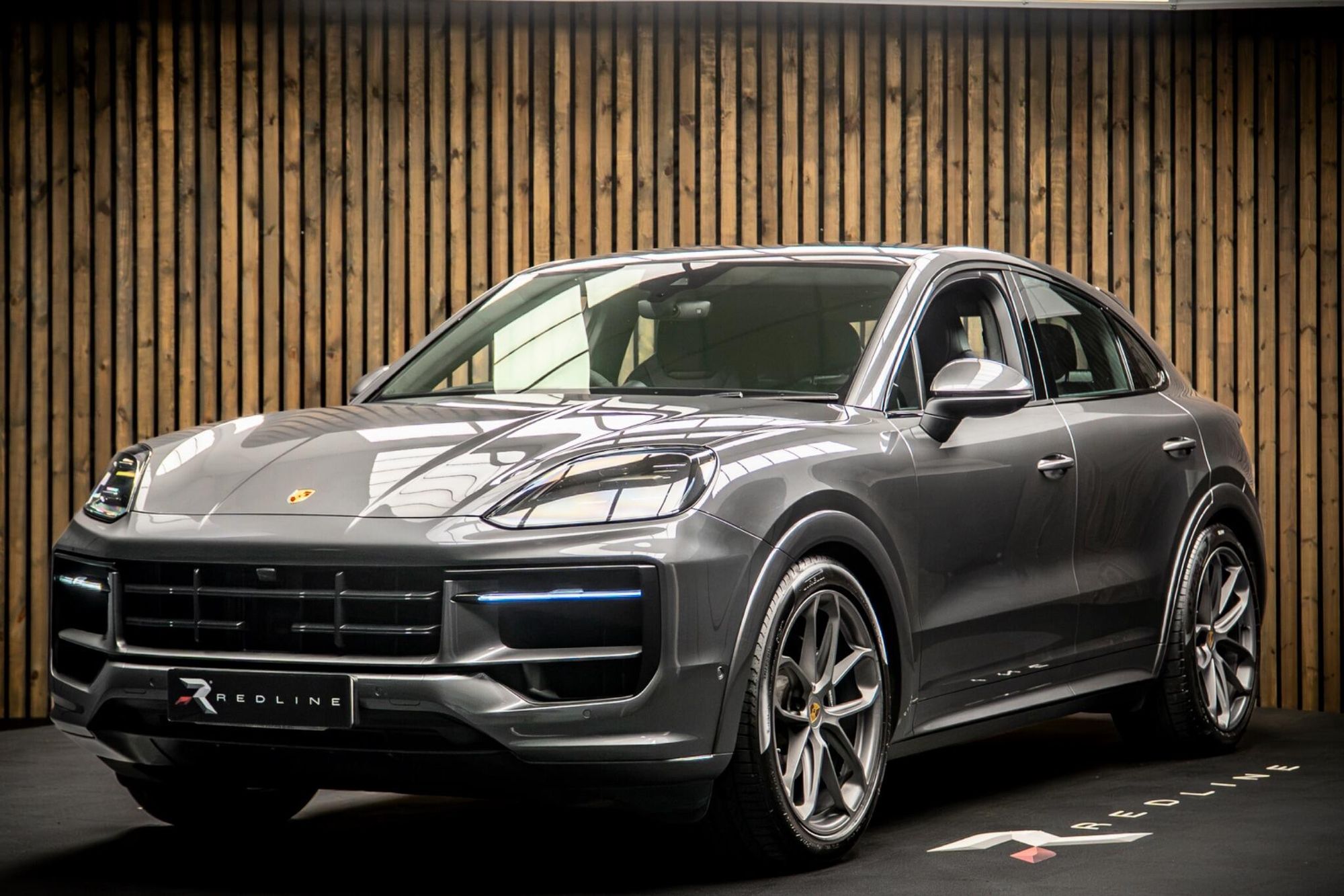 Porsche Cayenne Coupe 3.0 V6 Black Edition 353 Tiptronic S 5 Door Auto for sale UK - Slide 8