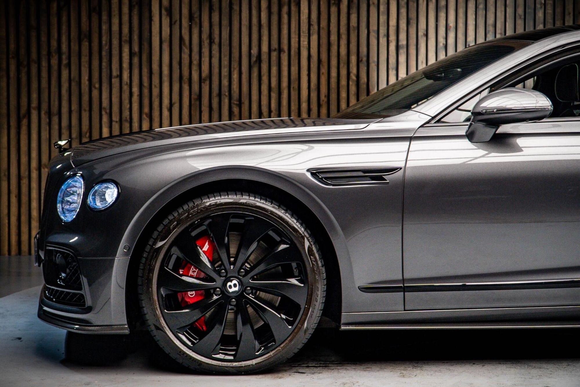 BENTLEY FLYING SPUR SALOON 4.0 V8 A 4dr Auto for sale UK - Slide 9