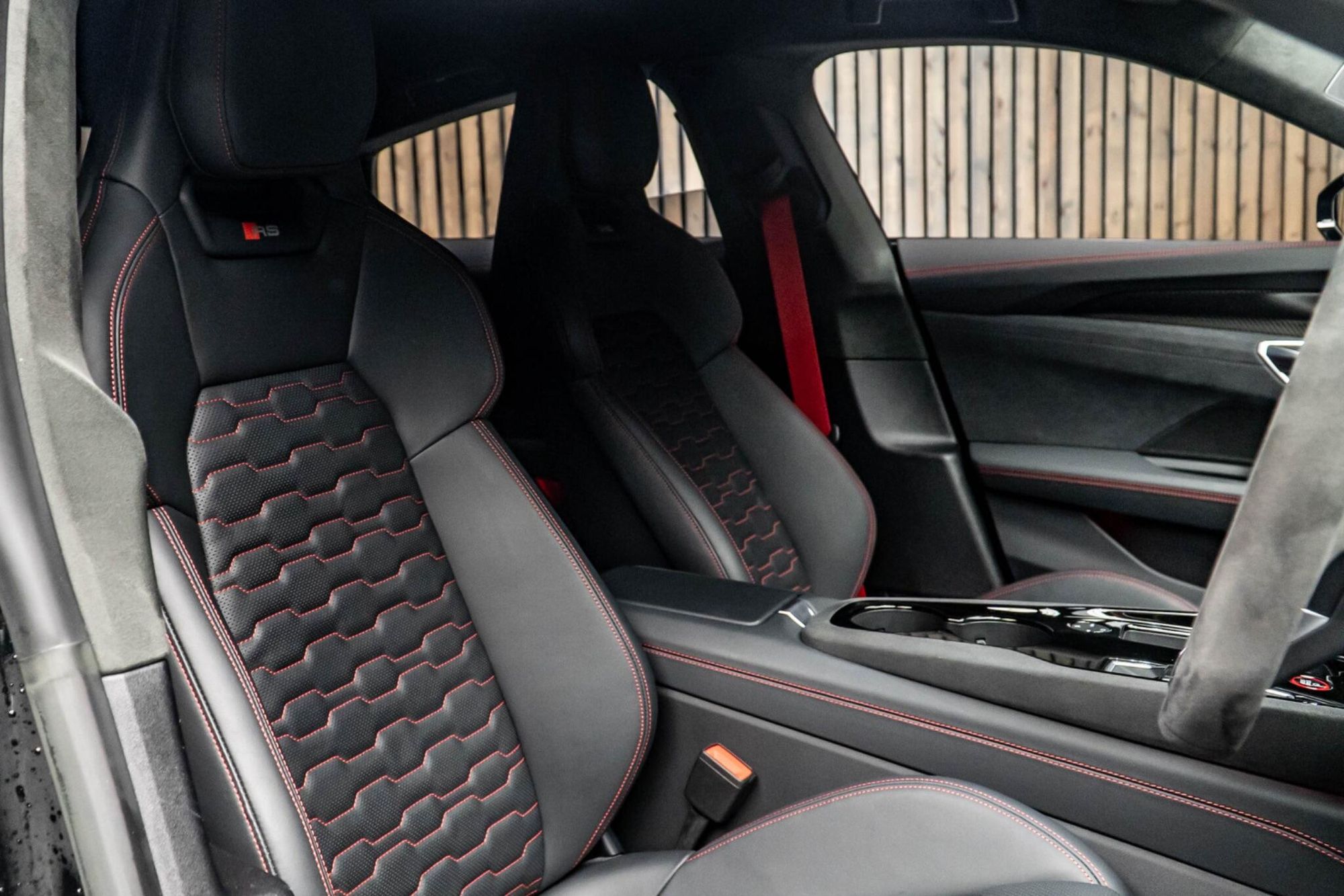 AUDI RS E-TRON GT SALOON 475kW Quattro 93kWh Carbon Vorsprung 4dr Auto for sale UK - Slide 2