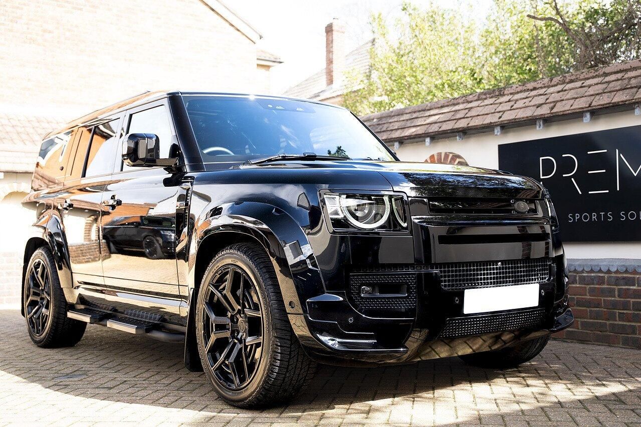 LAND ROVER DEFENDER DIESEL ESTATE 3.0 D350 X-Dynamic HSE 130 5dr Auto for sale UK - Slide 3