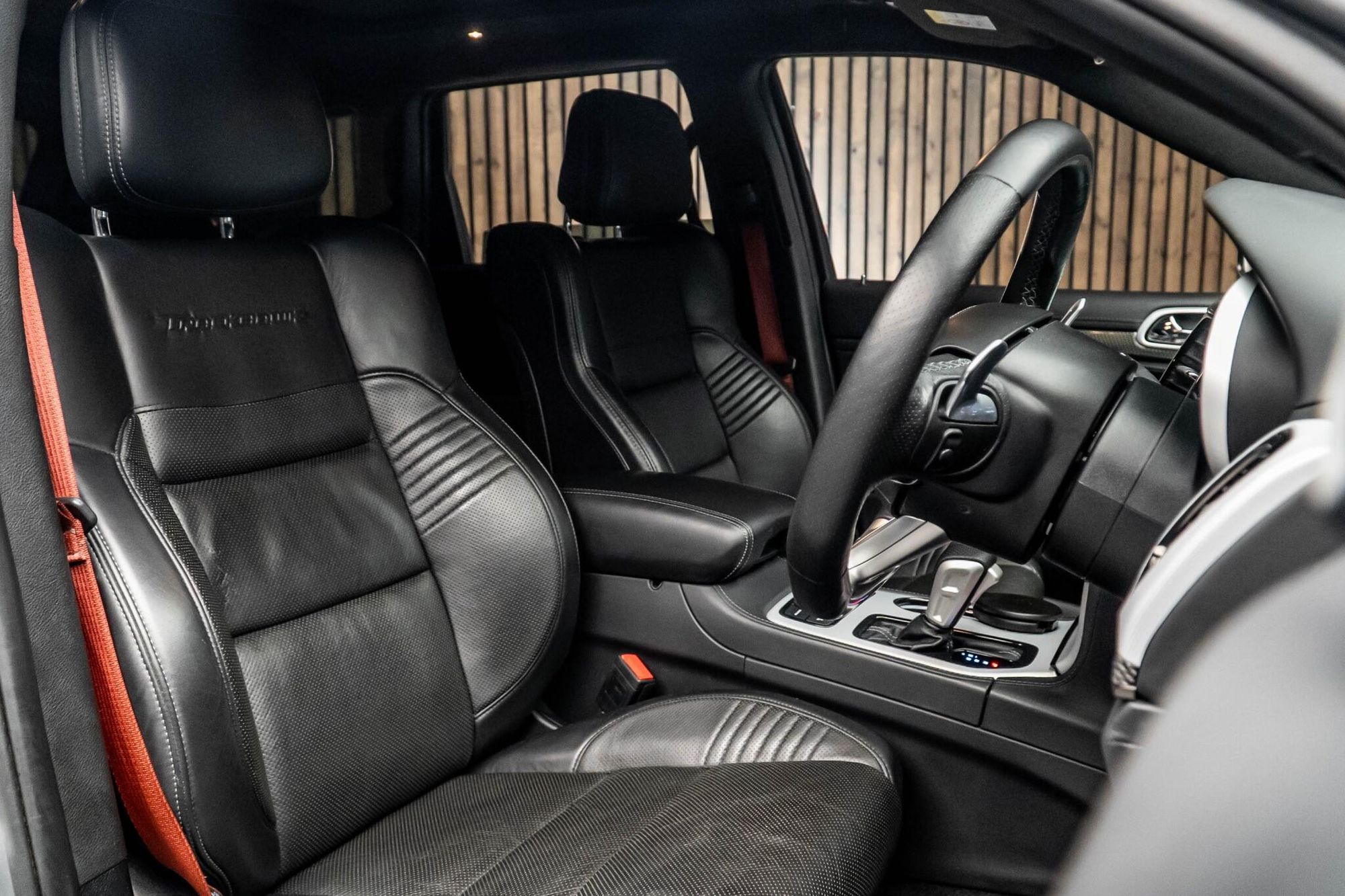 JEEP GRAND CHEROKEE SW SPECIAL EDITION 6.2 V8 HEMI Supercharged Trackhawk 5dr Auto for sale UK - Slide 2