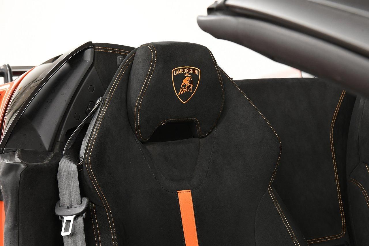 LAMBORGHINI HURACAN SPYDER LP 640-4 Performante 2dr LDF for sale UK - Slide 9