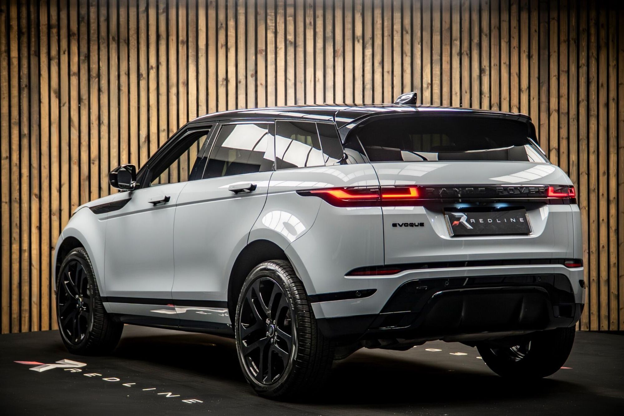 LAND ROVER RANGE ROVER EVOQUE HATCHBACK 2.0 P200 Dynamic HSE 5dr Auto for sale UK - Slide 3