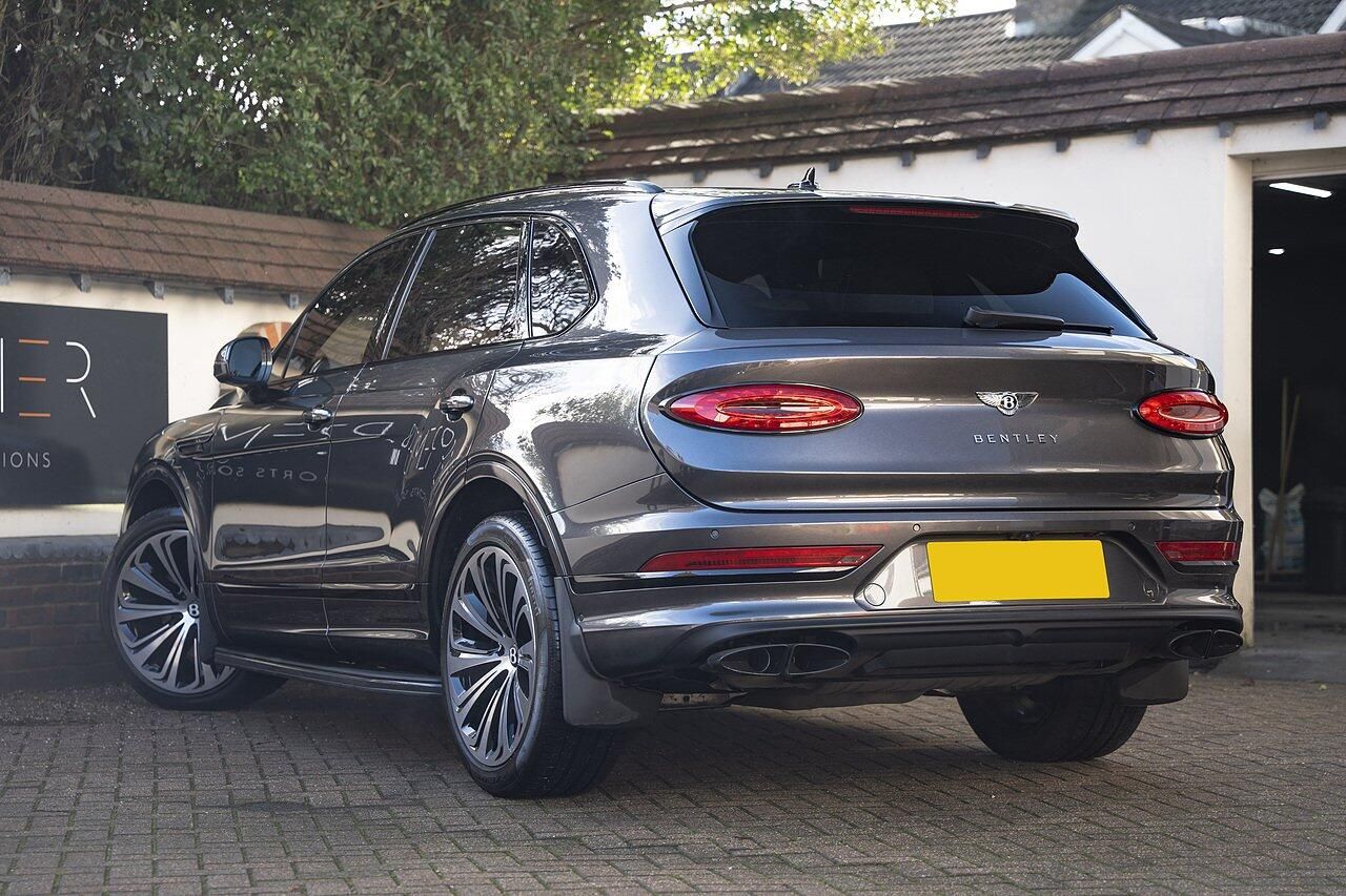 BENTLEY BENTAYGA ESTATE 4.0 V8 Azure 5dr Auto for sale UK - Slide 4