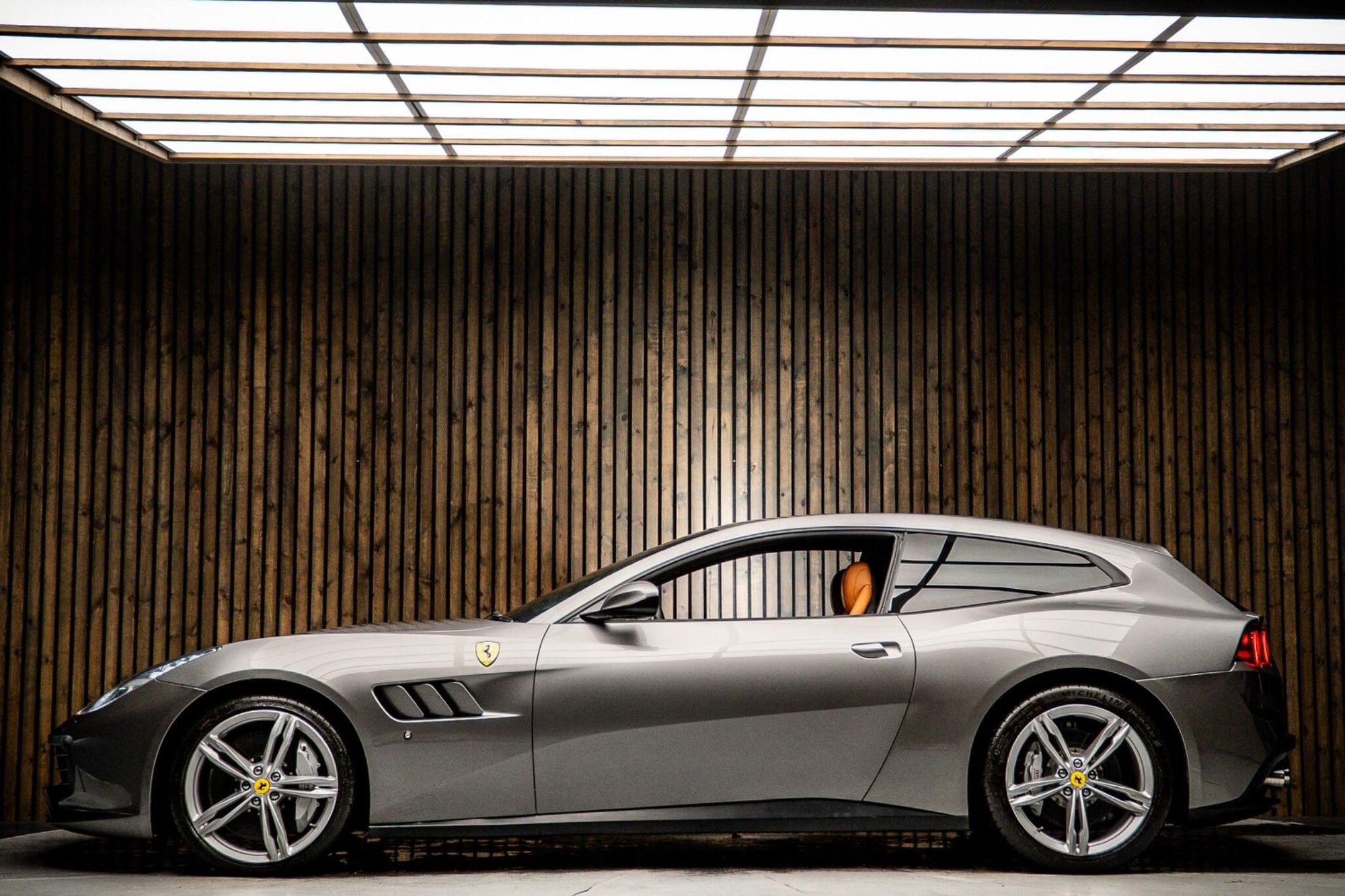 FERRARI GTC4 LUSSO COUPE 2dr Auto for sale UK - Slide 7