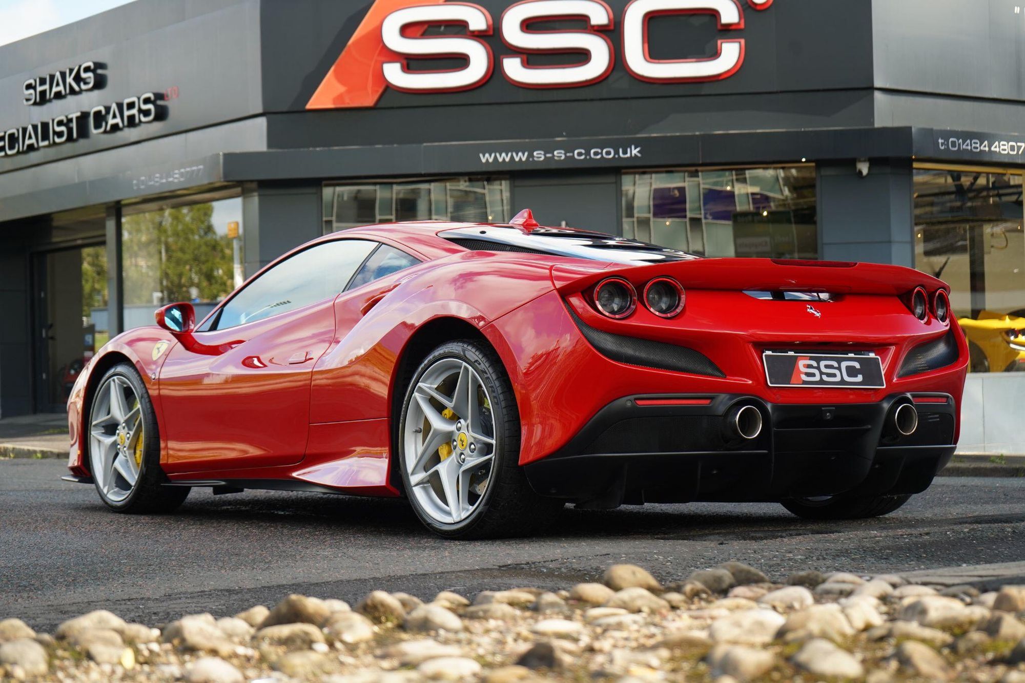 FERRARI F8 TRIBUTO 2dr Auto for sale UK - Slide 2