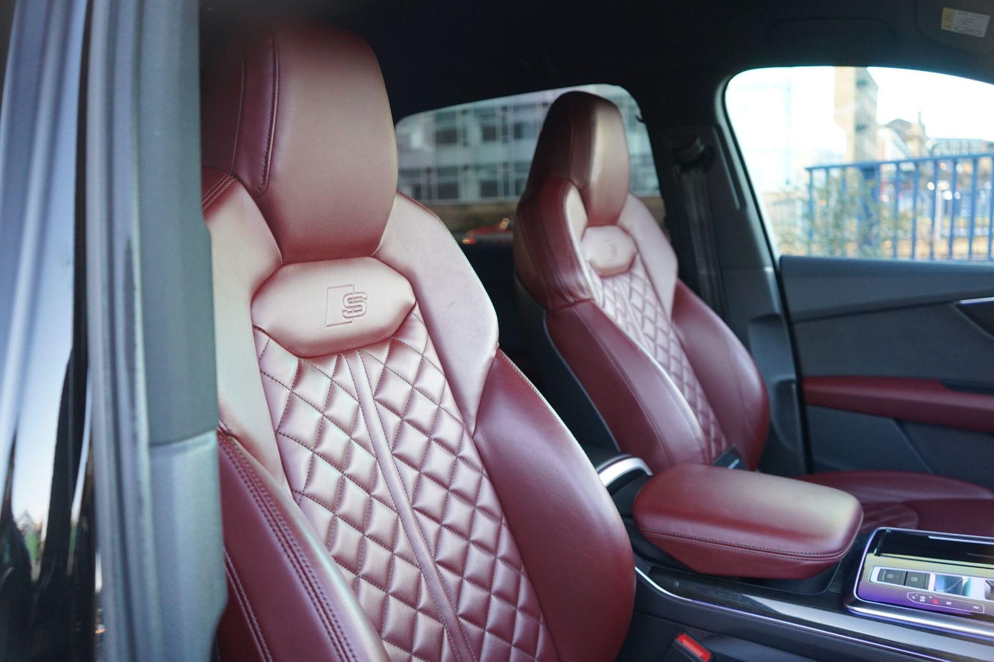 AUDI Q7 ESTATE SQ7 TFSI Quattro Black Edition 5dr Tiptronic for sale UK - Slide 3