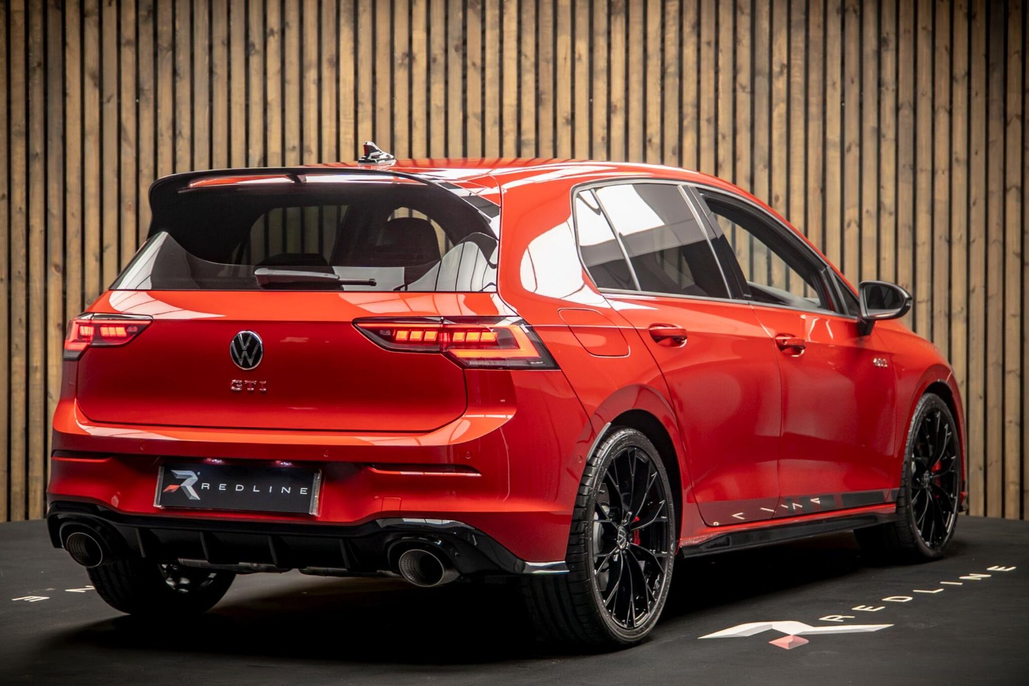 VOLKSWAGEN GOLF HATCHBACK 2.0 TSI 300 GTI Clubsport 5dr DSG for sale UK - Slide 4