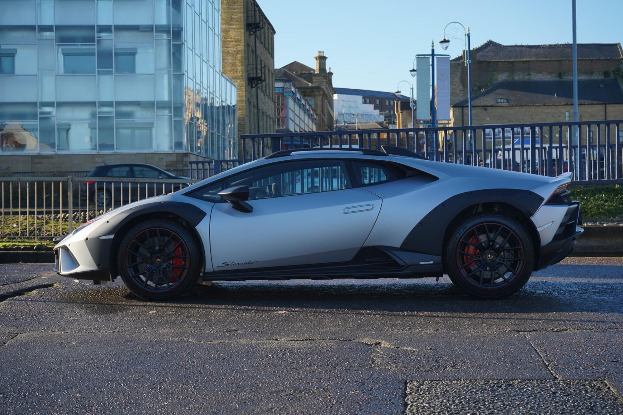 LAMBORGHINI HURACAN EVO COUPE 5.2 V10 610 Sterrato 2dr Auto AWD for sale UK - Slide 9