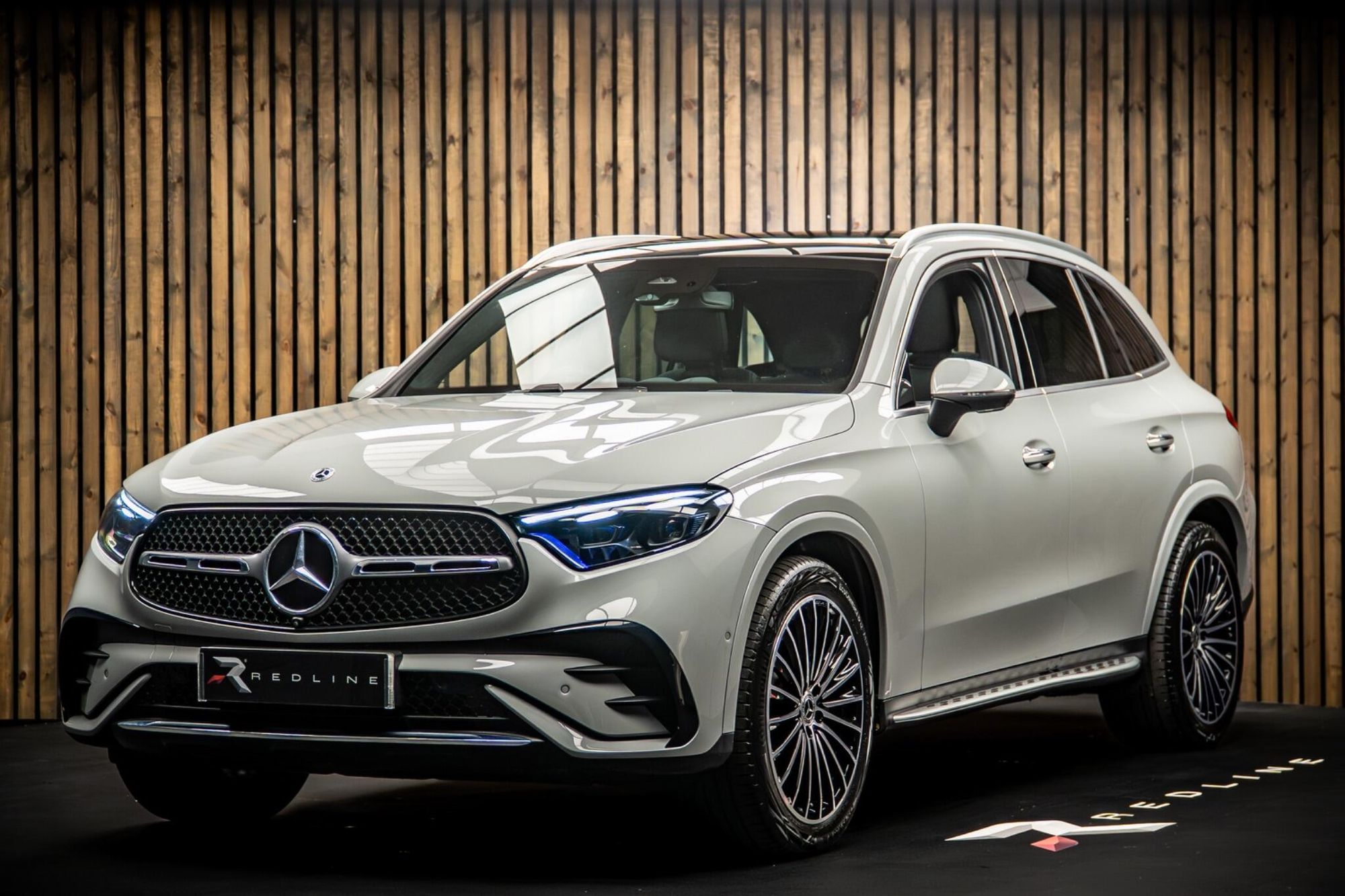MERCEDES-BENZ GLC ESTATE GLC 300 4Matic AMG Line Premium Plus 5dr 9G-Tronic for sale UK - Slide 8