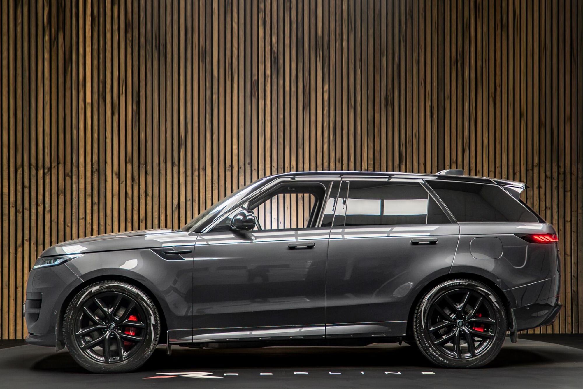 LAND ROVER RANGE ROVER SPORT ESTATE 3.0 P440e Dynamic SE 5dr Auto for sale UK - Slide 7