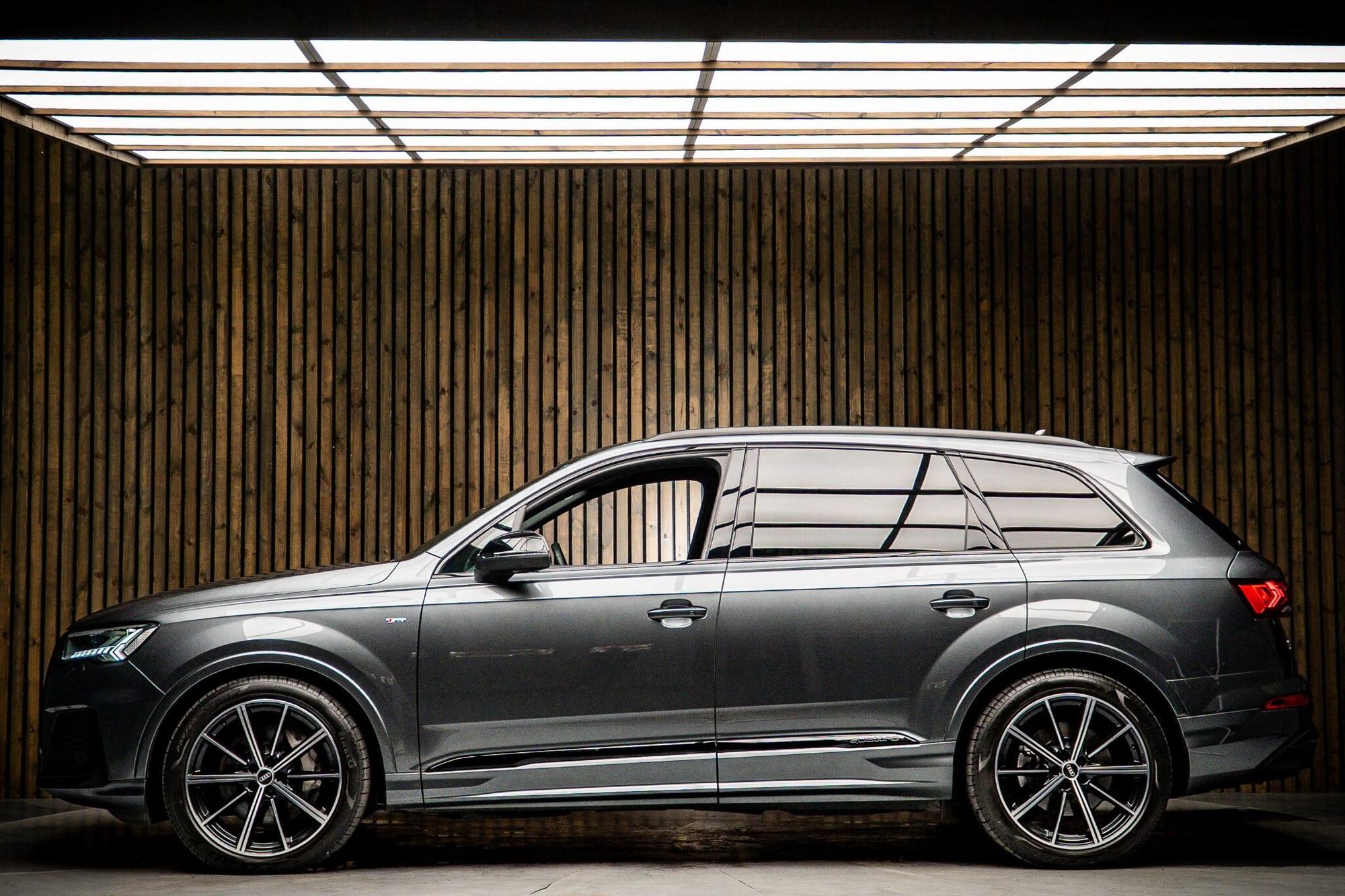 AUDI Q7 ESTATE 55 TFSI Quattro Black Edition 5dr Tiptronic for sale UK - Slide 7