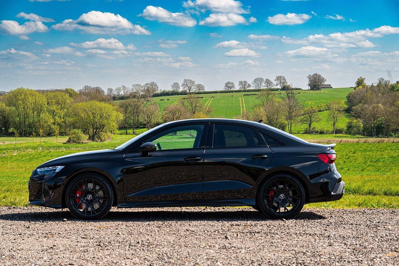 AUDI RS3 RS 3 SALOON RS 3 TFSI Quattro Carbon Vorsprung 4dr S Tronic for sale UK - Slide 4