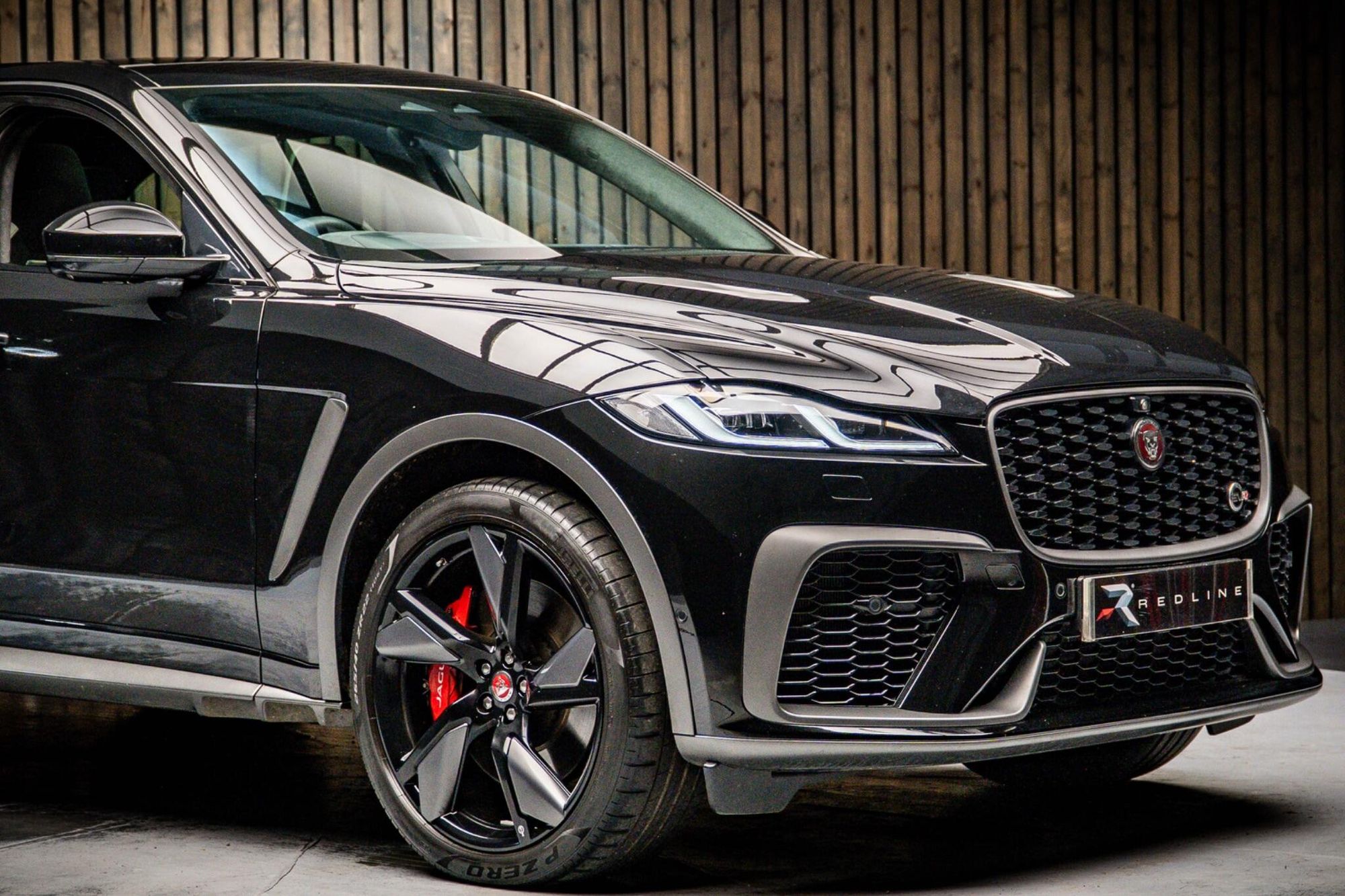 JAGUAR F-PACE ESTATE 5.0 V8 550 SVR 5dr Auto AWD for sale UK - Slide 10