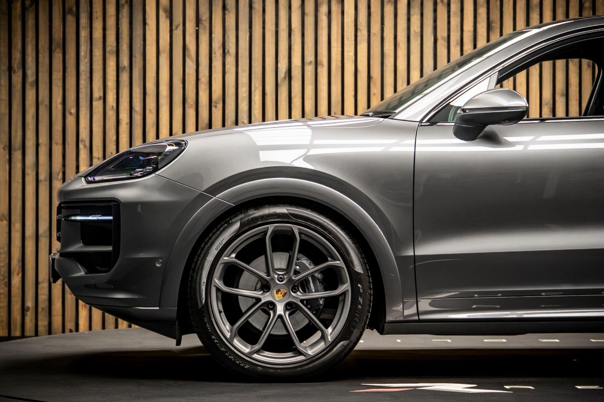Porsche Cayenne Coupe 3.0 V6 Black Edition 353 Tiptronic S 5 Door Auto for sale UK - Slide 9