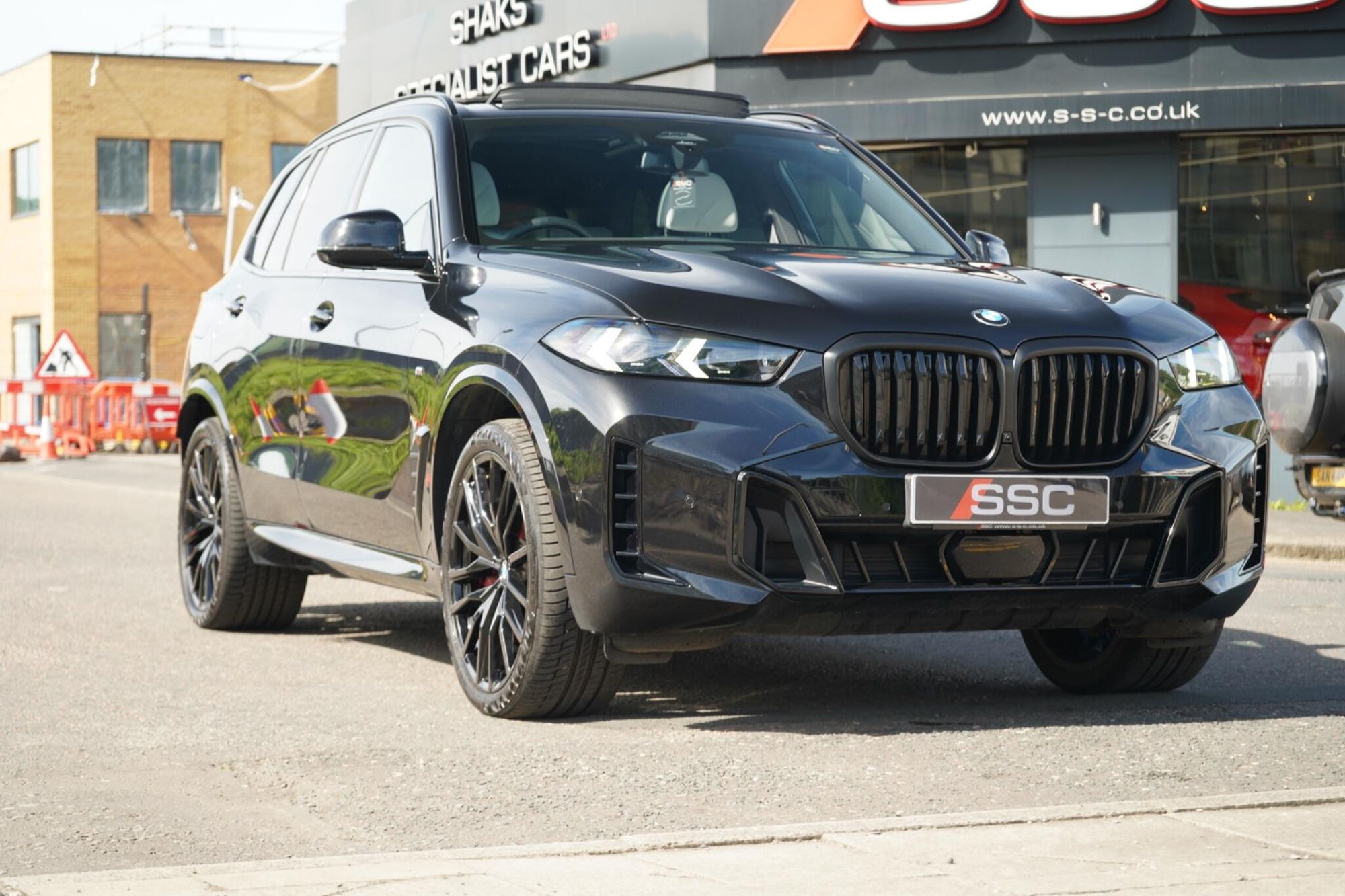 BMW X5 DIESEL ESTATE xDrive40d MHT M Sport 5dr Auto for sale UK - Slide 6