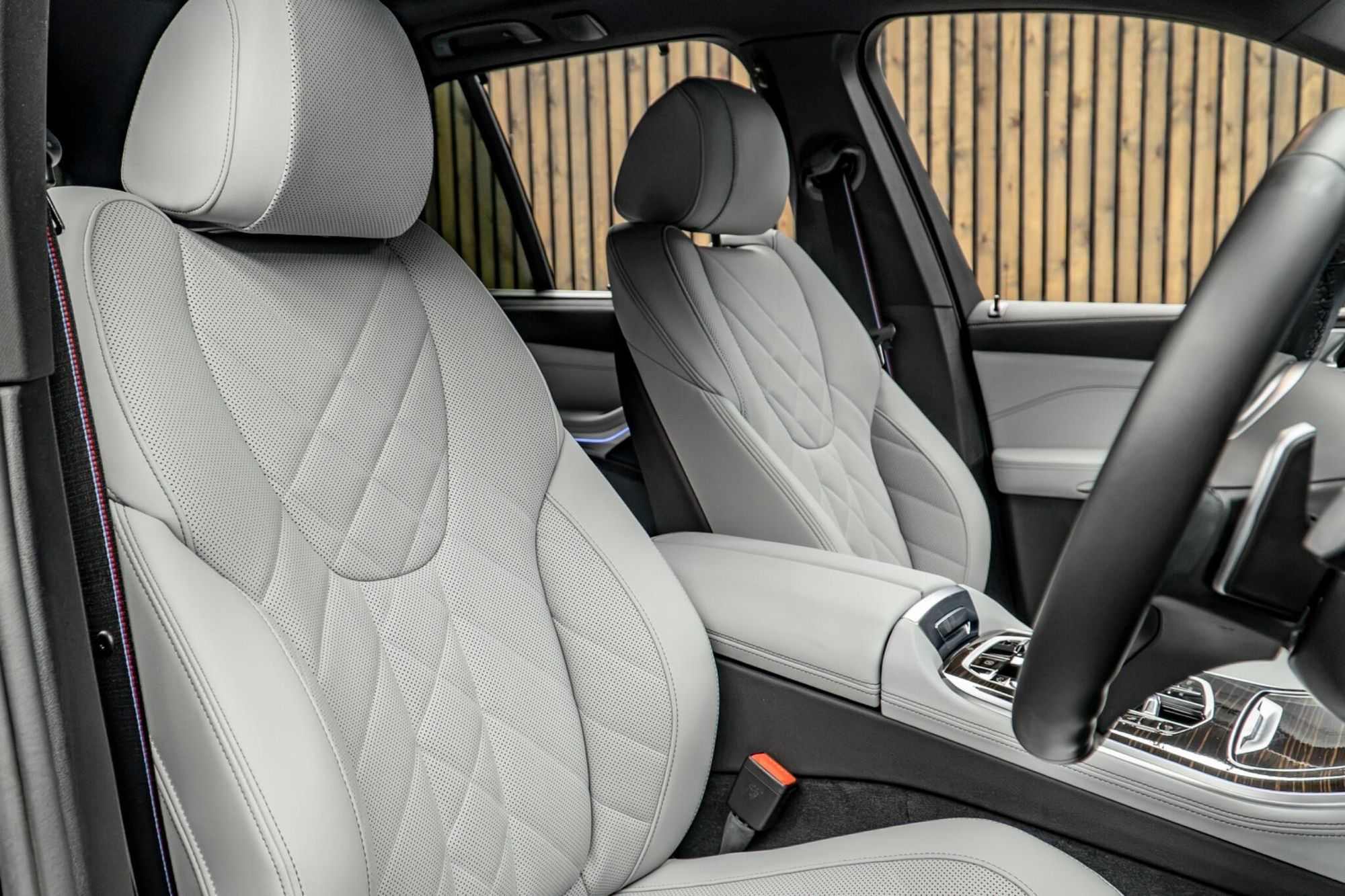 BMW X5 DIESEL ESTATE xDrive40d MHT M Sport 5dr Auto for sale UK - Slide 2