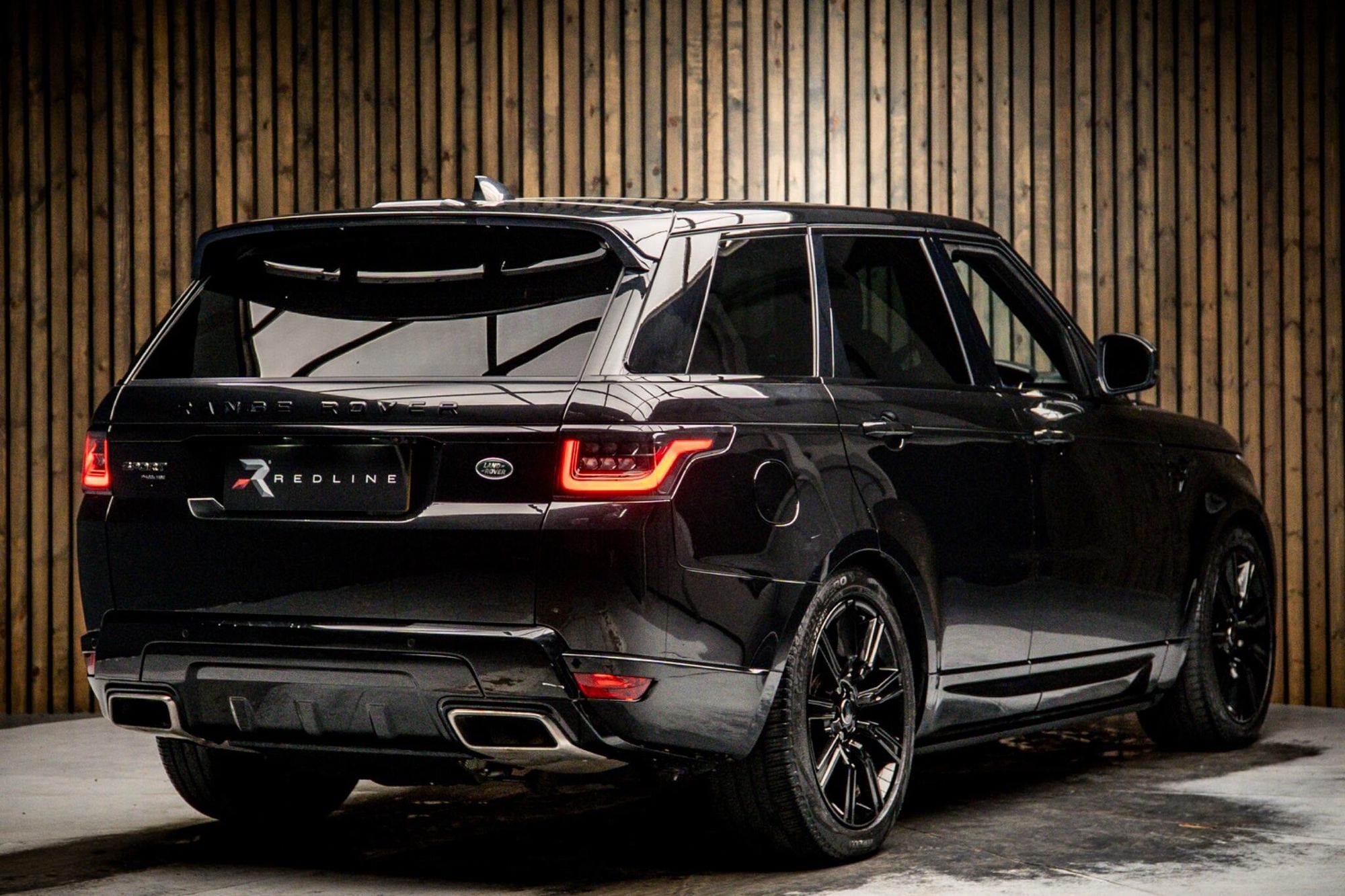 LAND ROVER RANGE ROVER SPORT ESTATE 2.0 P400e HSE Dynamic Black 5dr Auto for sale UK - Slide 4