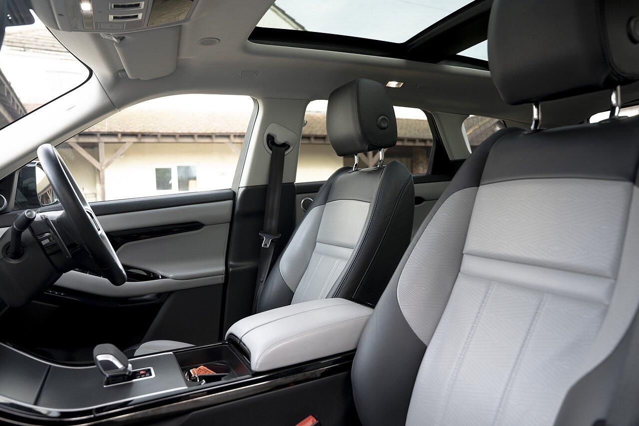 LAND ROVER RANGE ROVER EVOQUE HATCHBACK 1.5 P300e Dynamic HSE 5dr Auto for sale UK - Slide 10