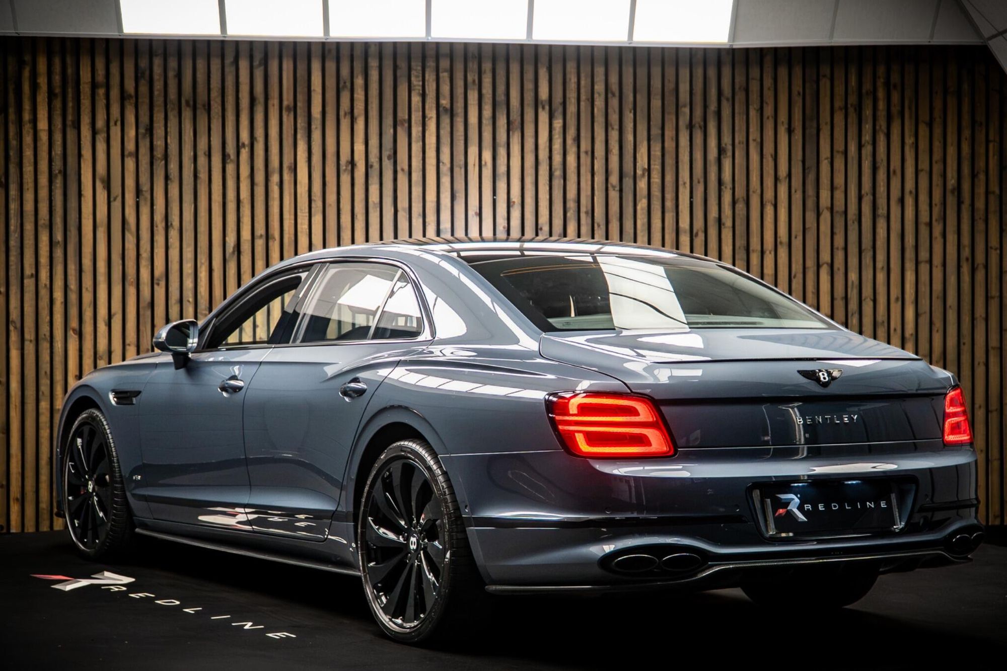 BENTLEY FLYING SPUR SALOON 4.0 V8 4dr Auto for sale UK - Slide 3