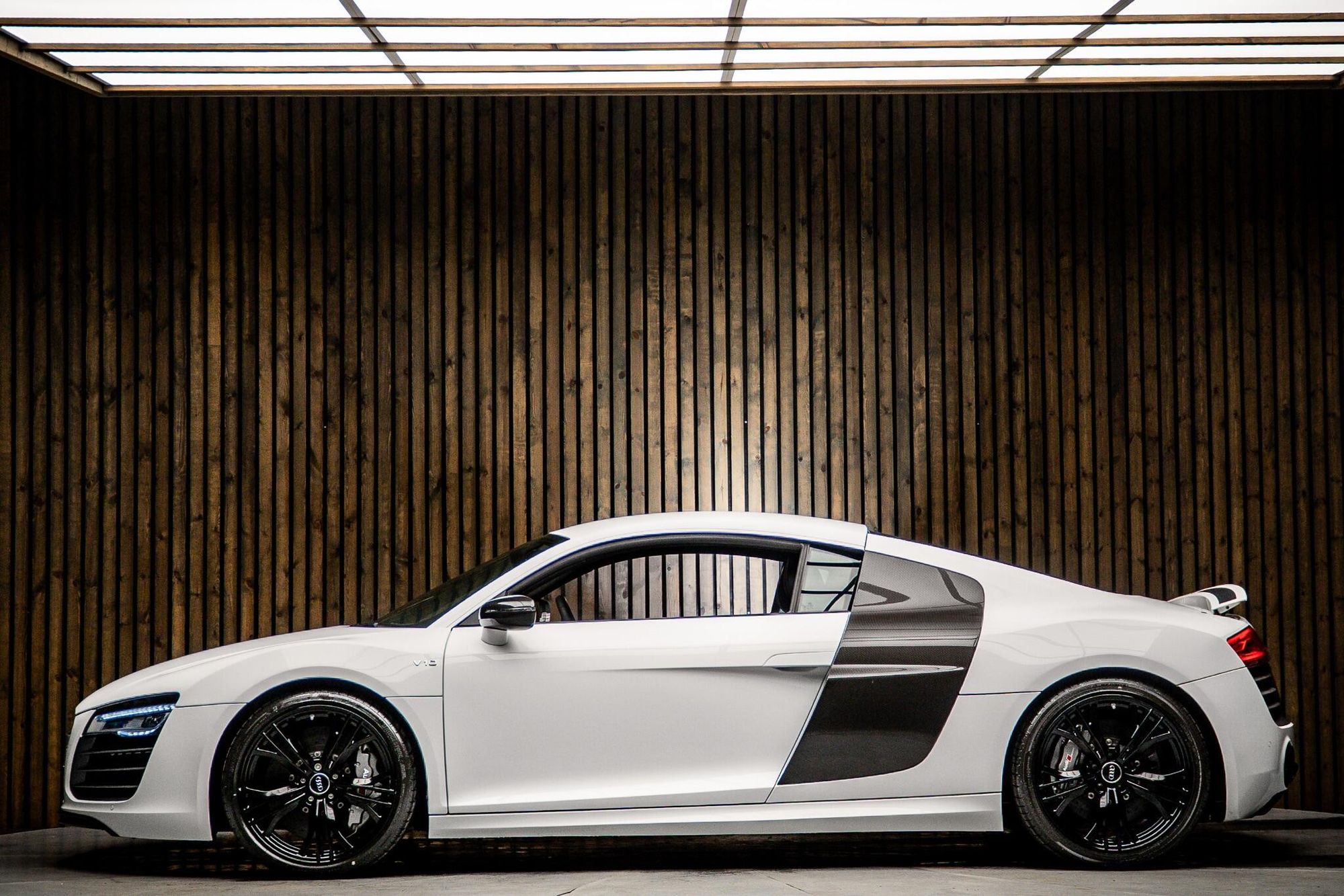 AUDI R8 COUPE 5.2 FSI [550] V10 Plus Quattro 2dr S Tronic for sale UK - Slide 7