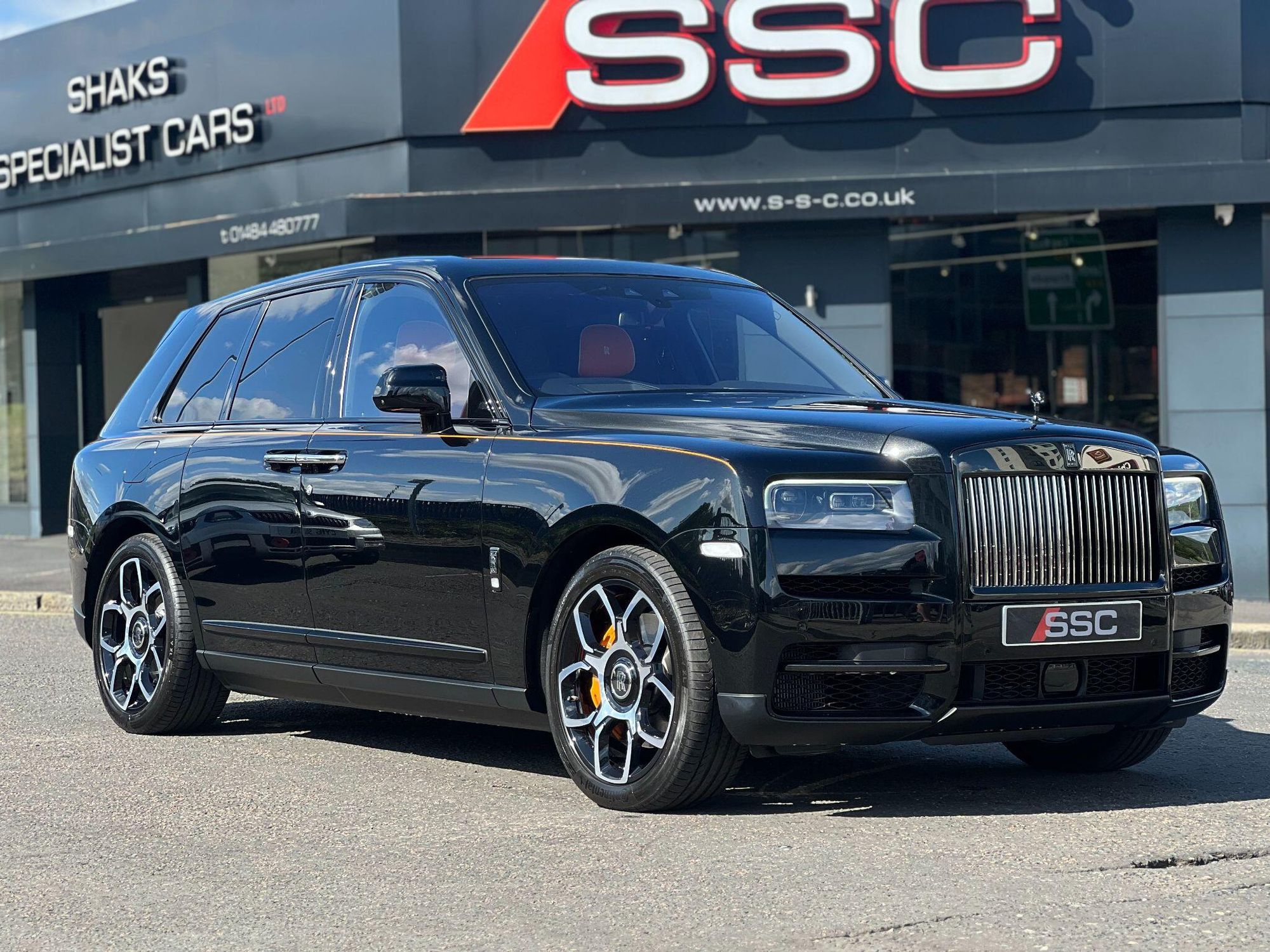 ROLLS-ROYCE CULLINAN ESTATE Black Badge 5dr Auto for sale UK - Slide 5