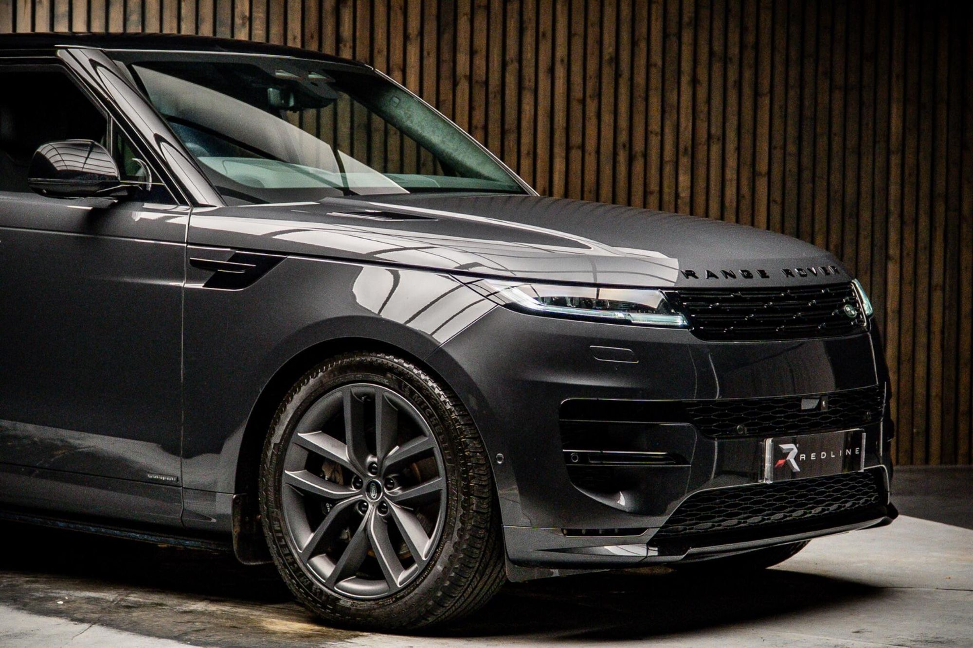 LAND ROVER RANGE ROVER SPORT ESTATE 3.0 P550e Autobiography 5dr Auto for sale UK - Slide 10