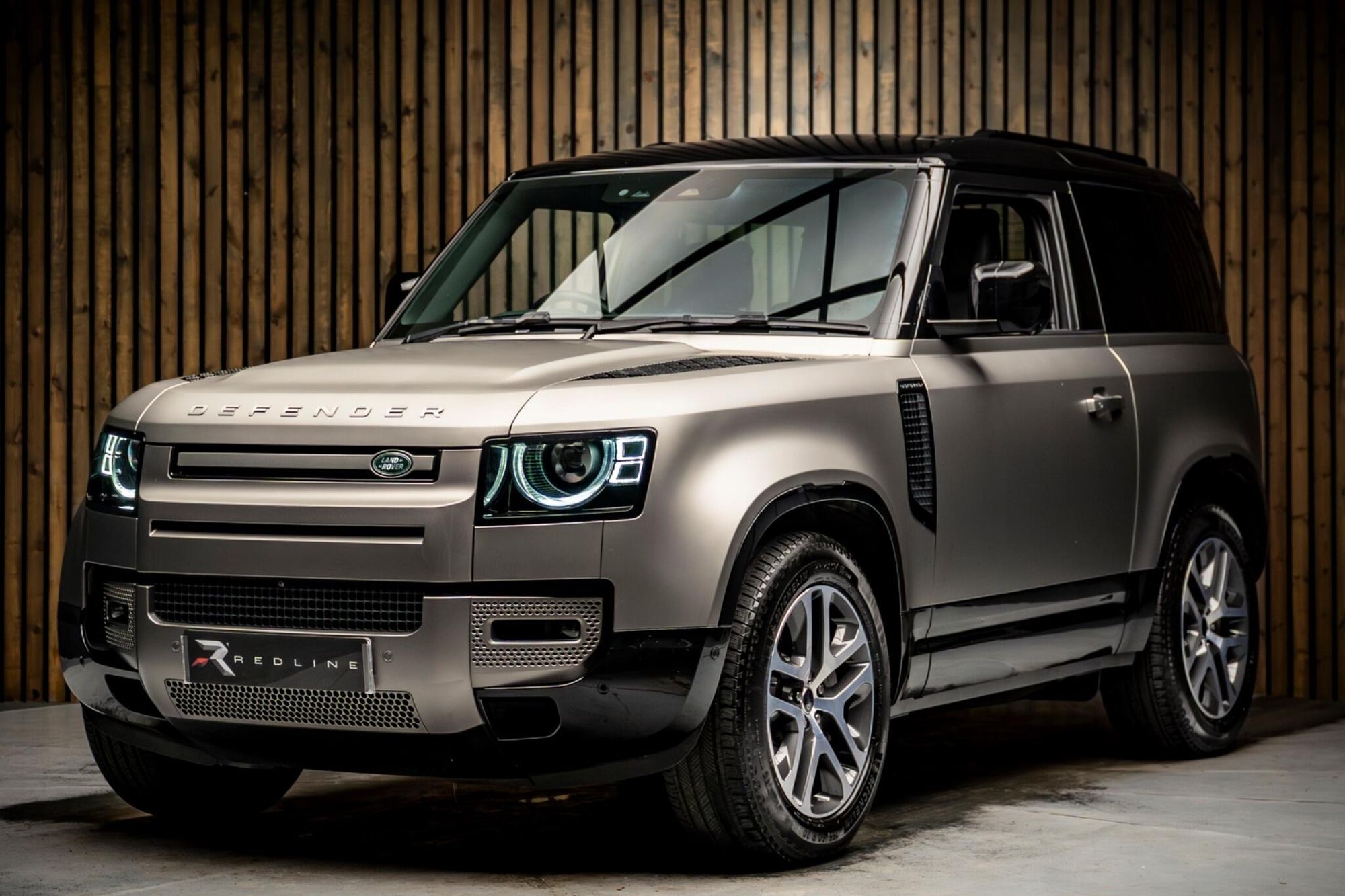 LAND ROVER DEFENDER DIESEL ESTATE 3.0 D350 X-Dynamic HSE 90 3dr Auto for sale UK - Slide 8