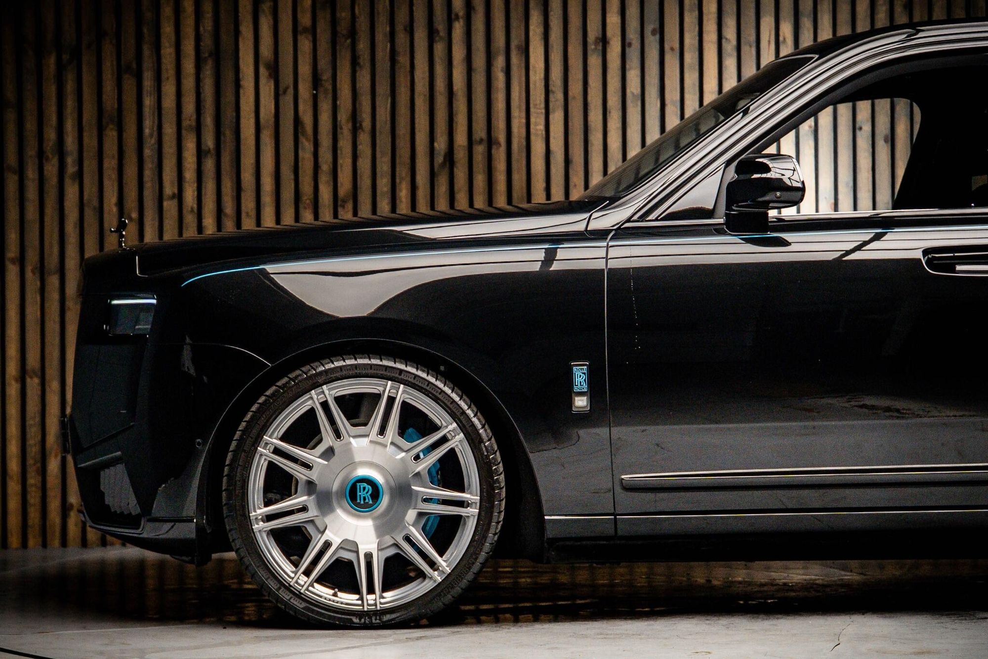 ROLLS-ROYCE CULLINAN ESTATE II Black Badge 5dr Auto for sale UK - Slide 9