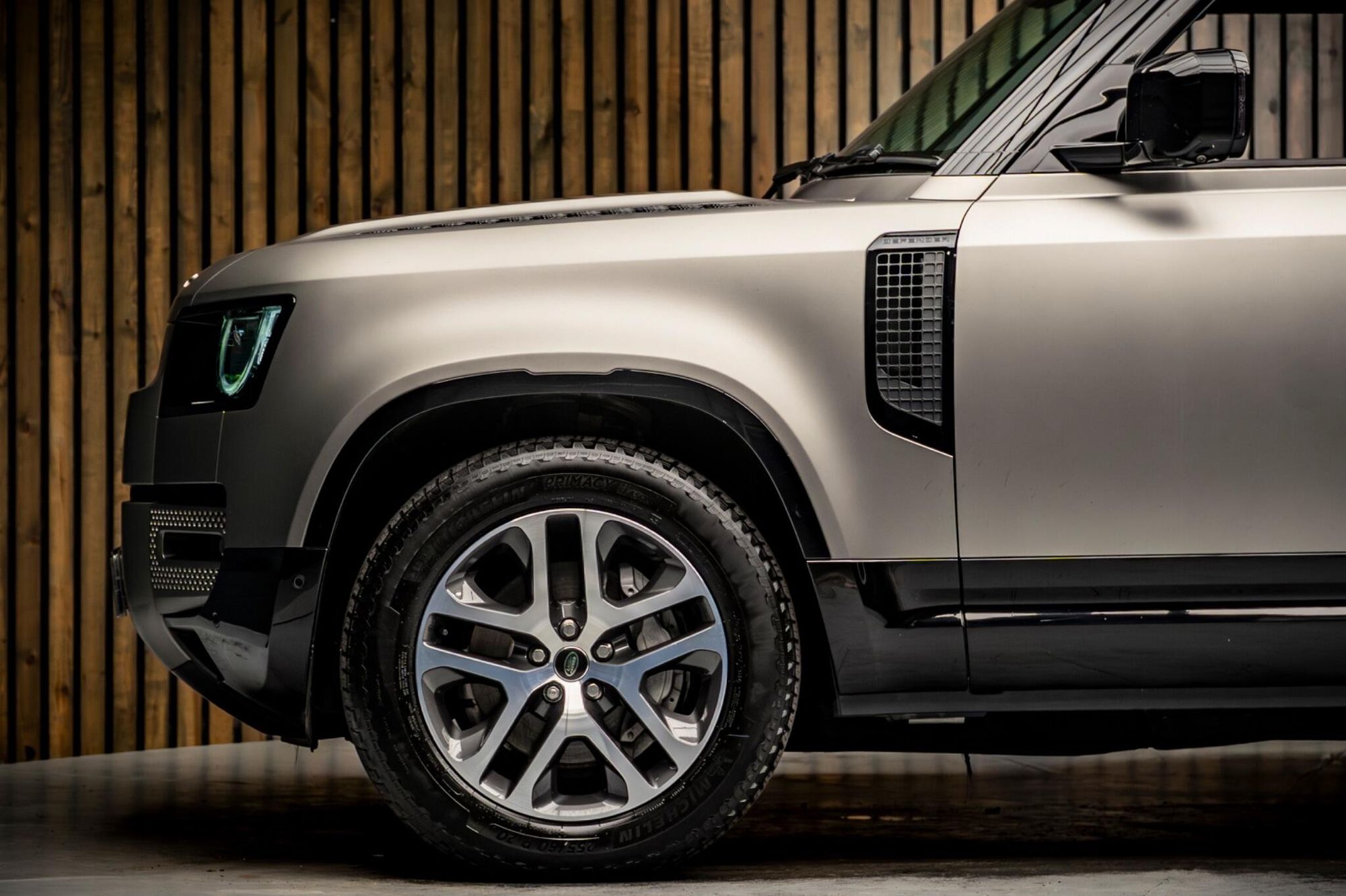 LAND ROVER DEFENDER DIESEL ESTATE 3.0 D350 X-Dynamic HSE 90 3dr Auto for sale UK - Slide 9