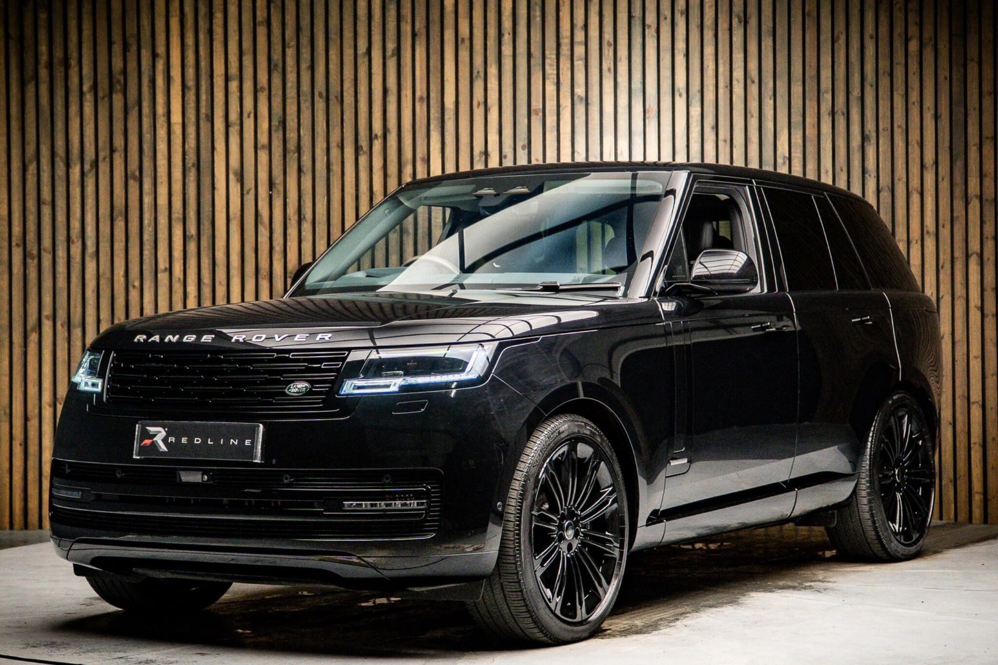 LAND ROVER RANGE ROVER ESTATE 4.4 P530 V8 Autobiography 4dr Auto for sale UK - Slide 8