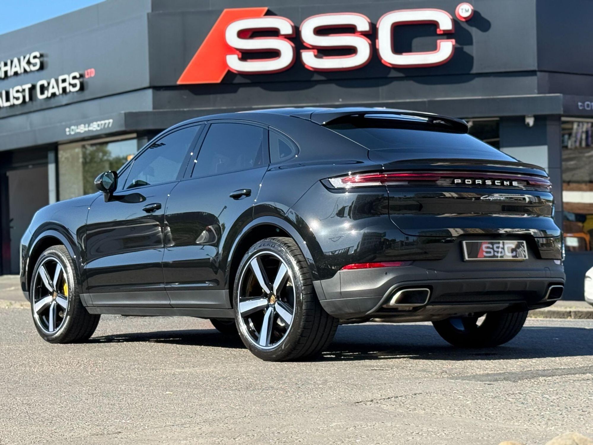 Porsche Cayenne Coupe 3.0 V6 Black Edition 353 Tiptronic S 5 Door Auto for sale UK - Slide 2